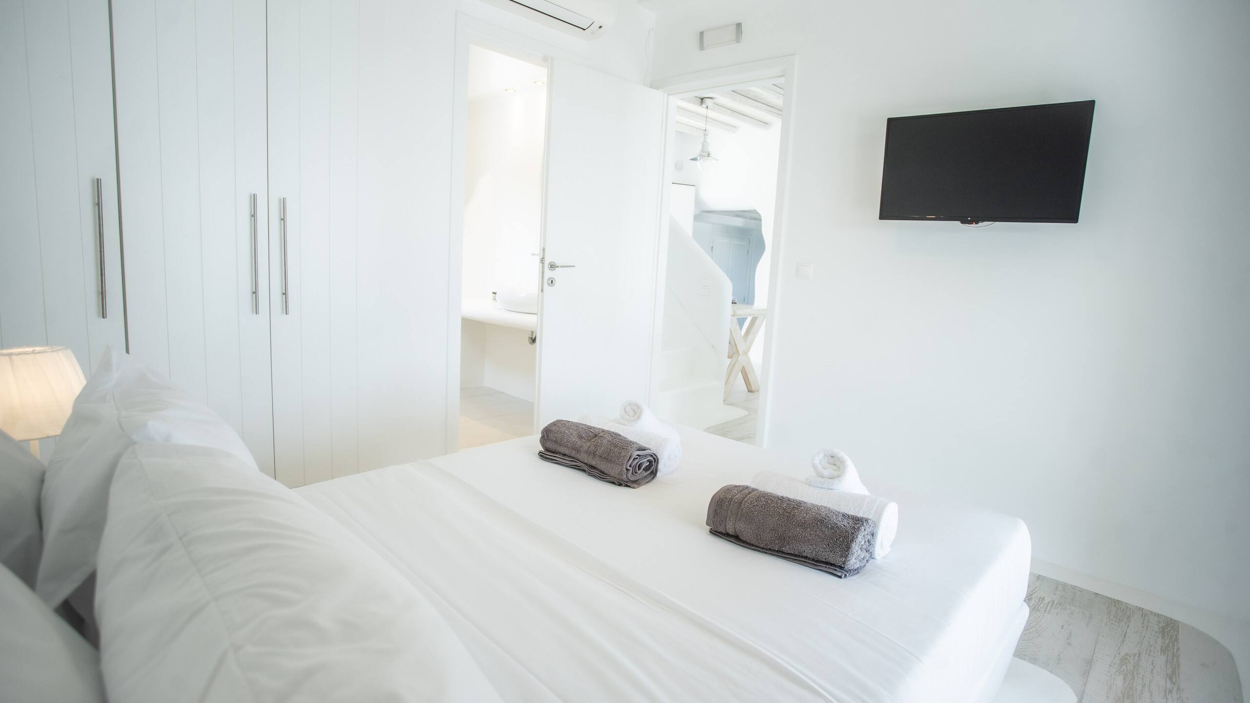 EliaSpiritVillaA1-5BD Mykonos w/pool Live&Travel 25