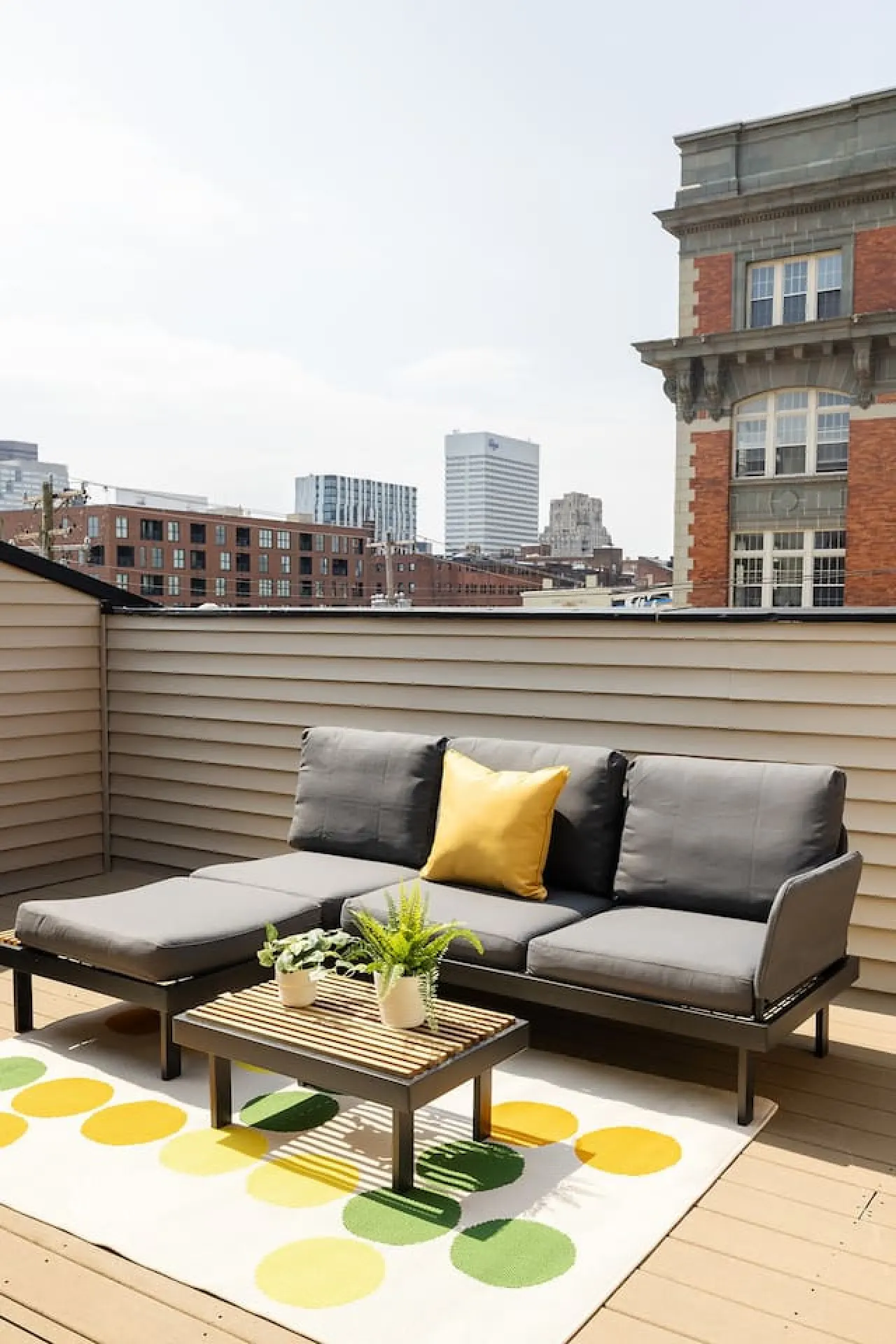 Lux Parkside Townhome Free Parking Walk to ALL 9