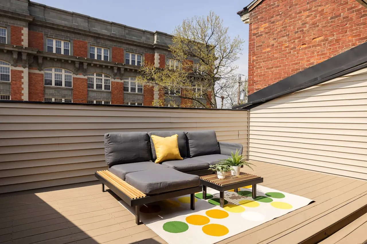 Lux Parkside Townhome Free Parking Walk to ALL 15