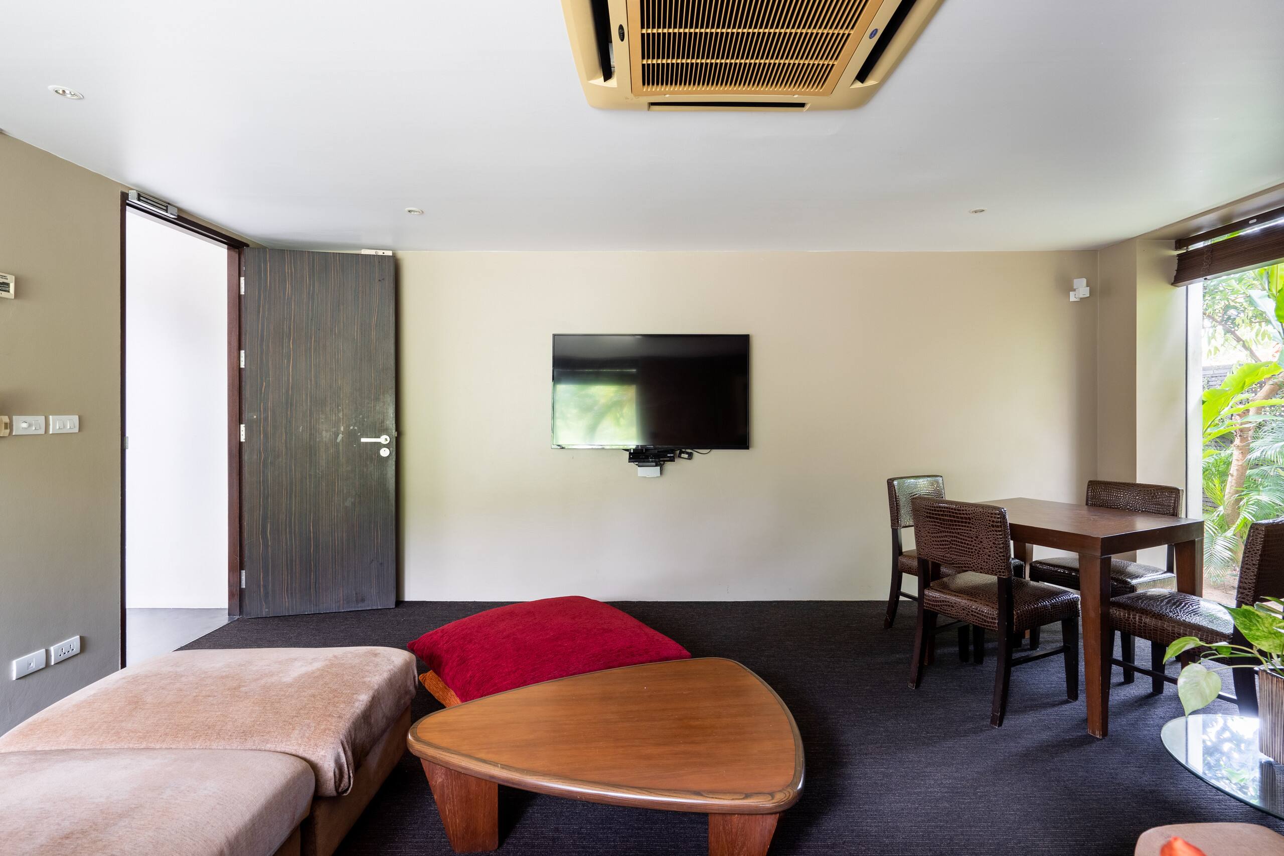 Baan Asan: Beachfront, Full Service, Pool, Gym 25