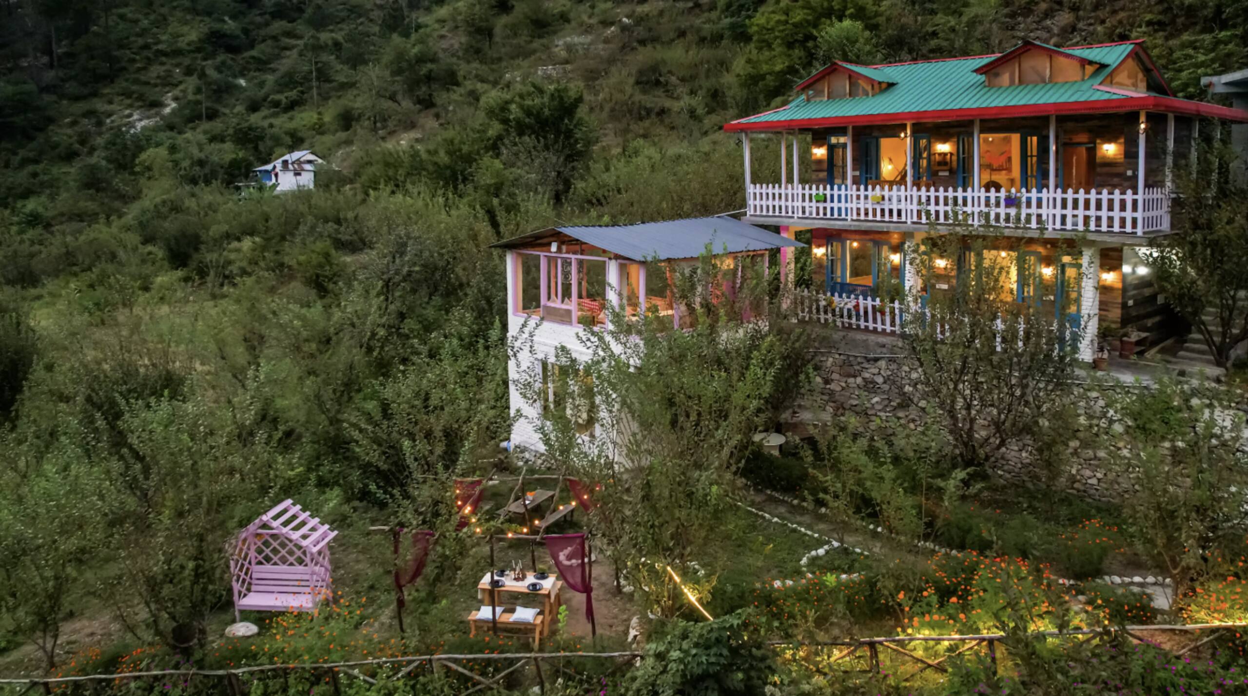 Fairytale Villa | 3BR by Tirthan River 1