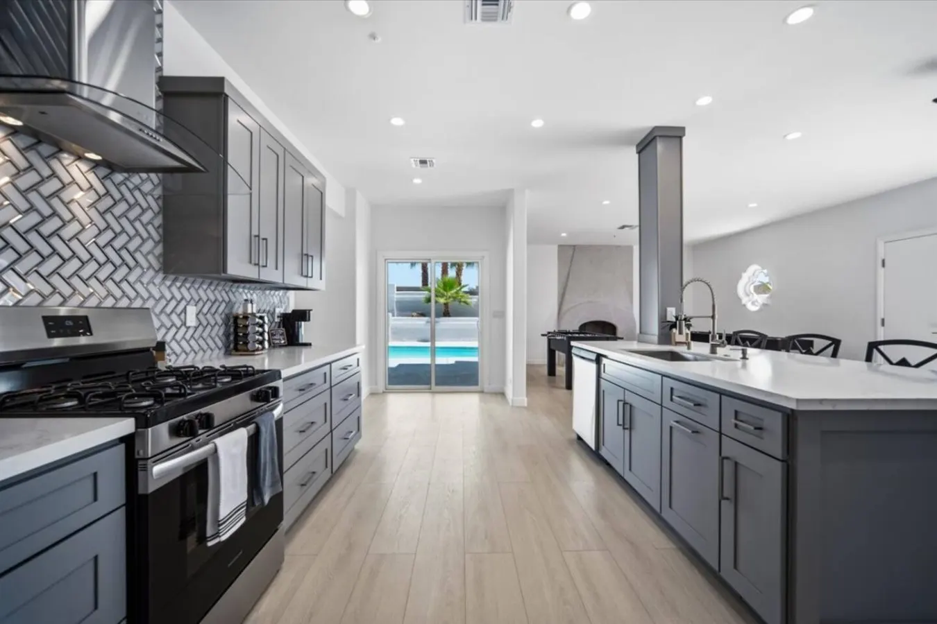 Donner Delight - Pool, Game Room, Newly Remodeled 19