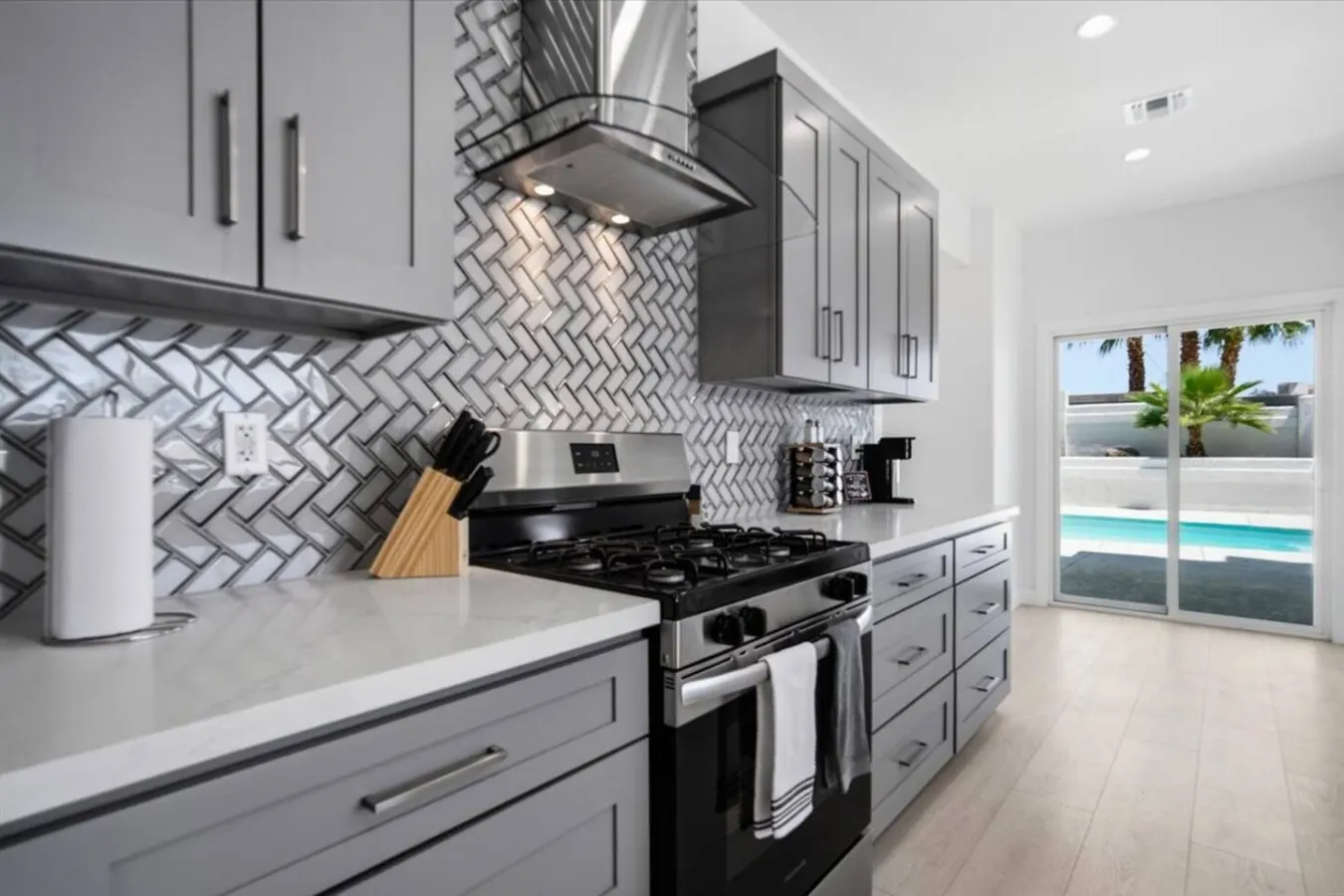 Donner Delight - Pool, Game Room, Newly Remodeled 20