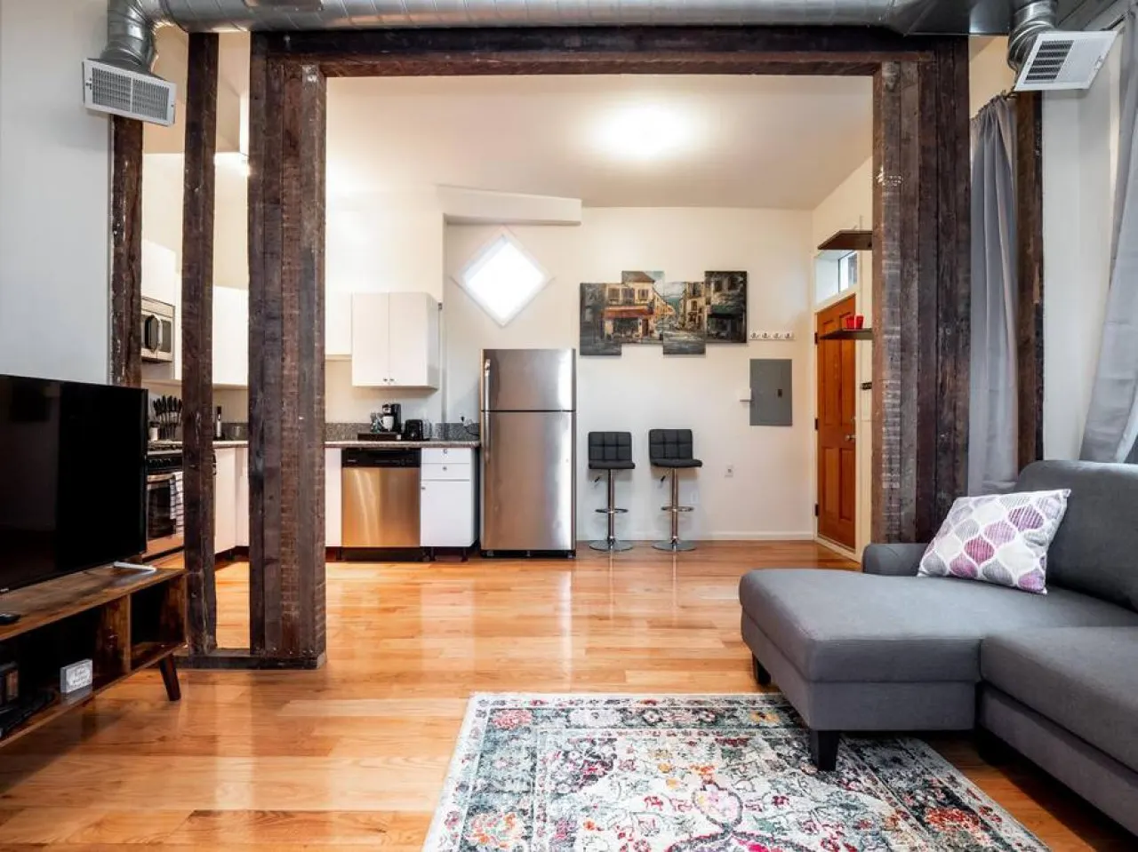 Spacious Suites in OTR - Findlay Market! 2