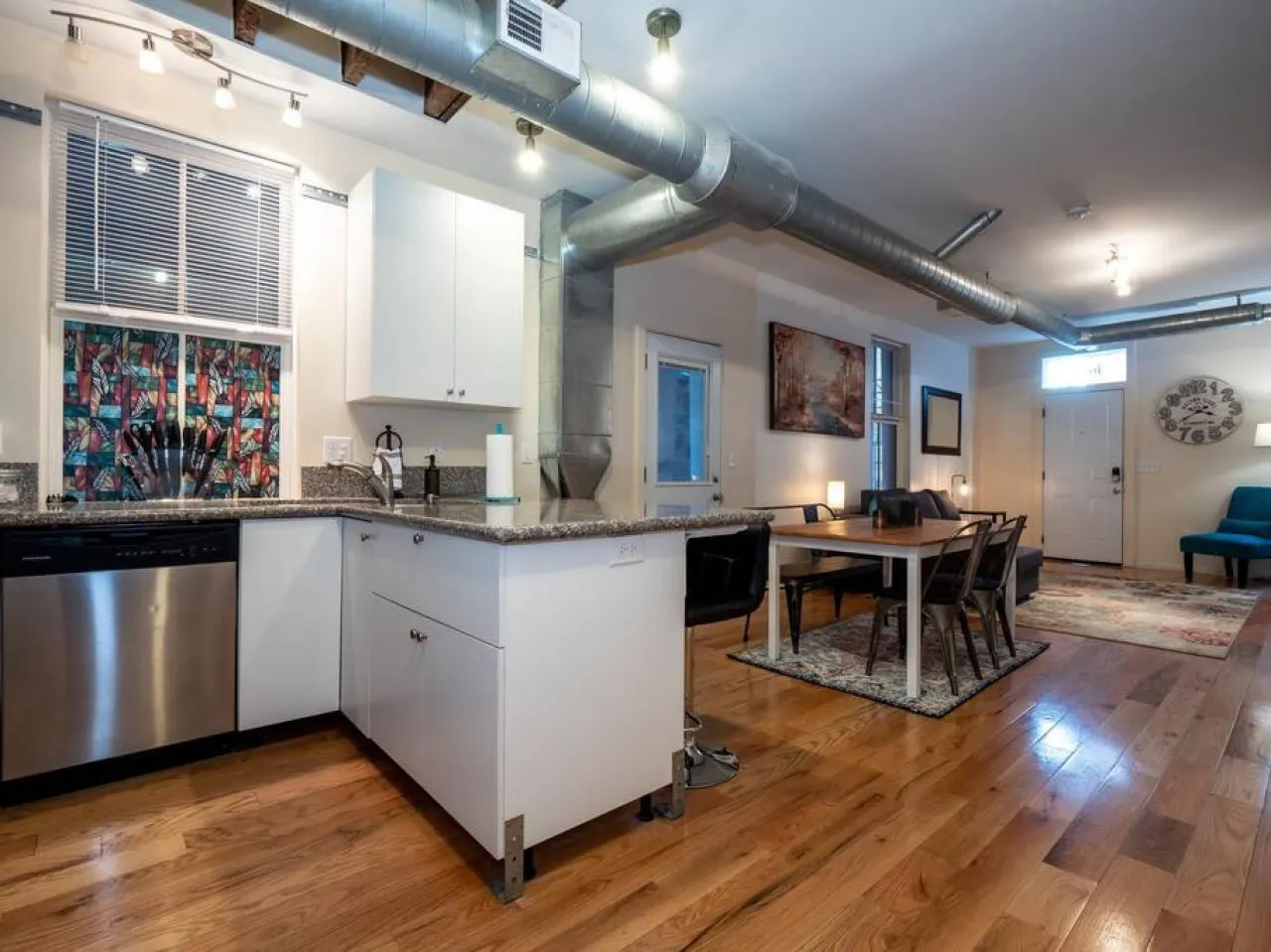 Spacious Suites in OTR - Findlay Market! 5