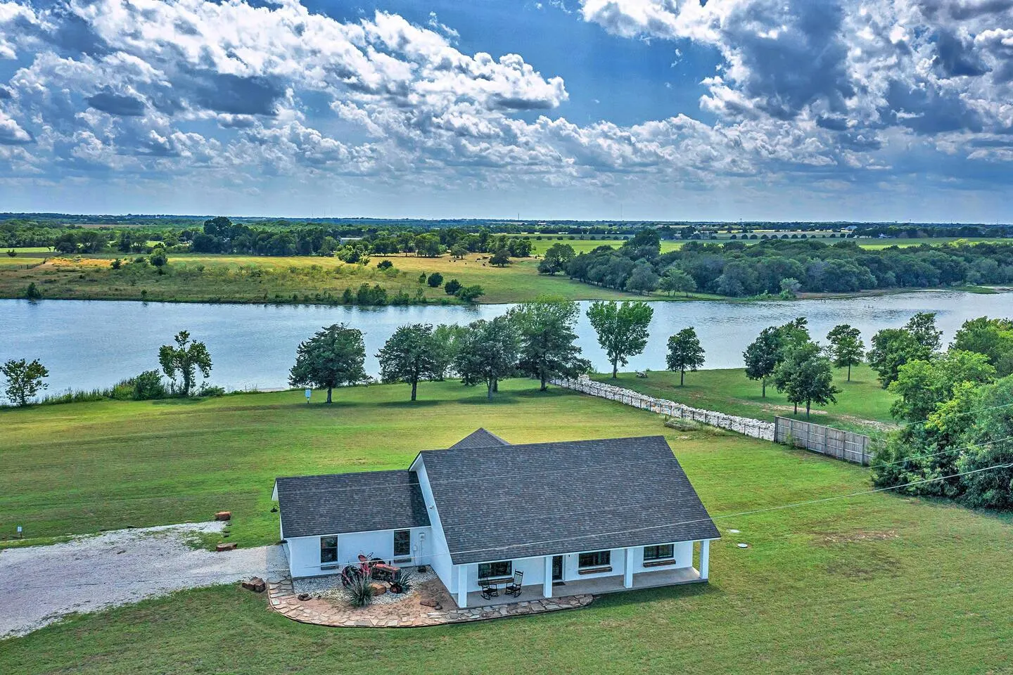 Tallulah Ann’s - Lakehouse — photo 2