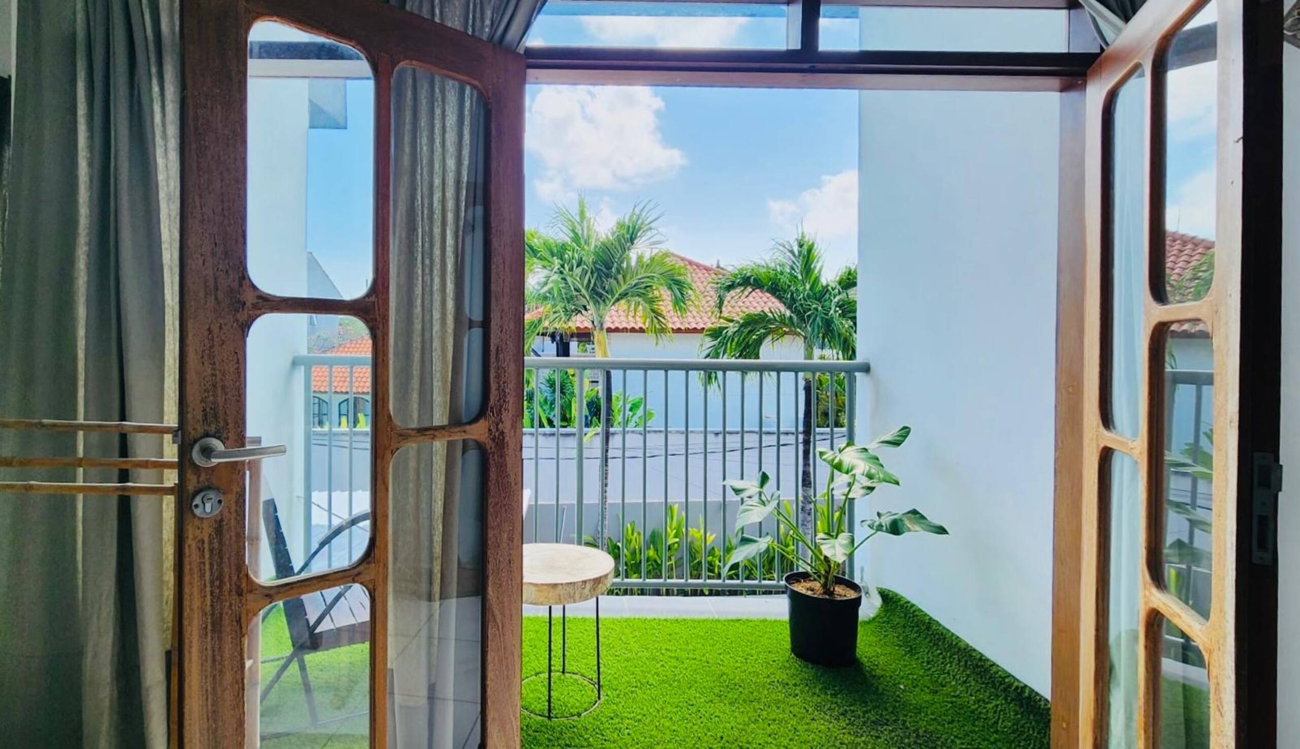 Suite 6-1 BR w' Balcony in Canggu 13