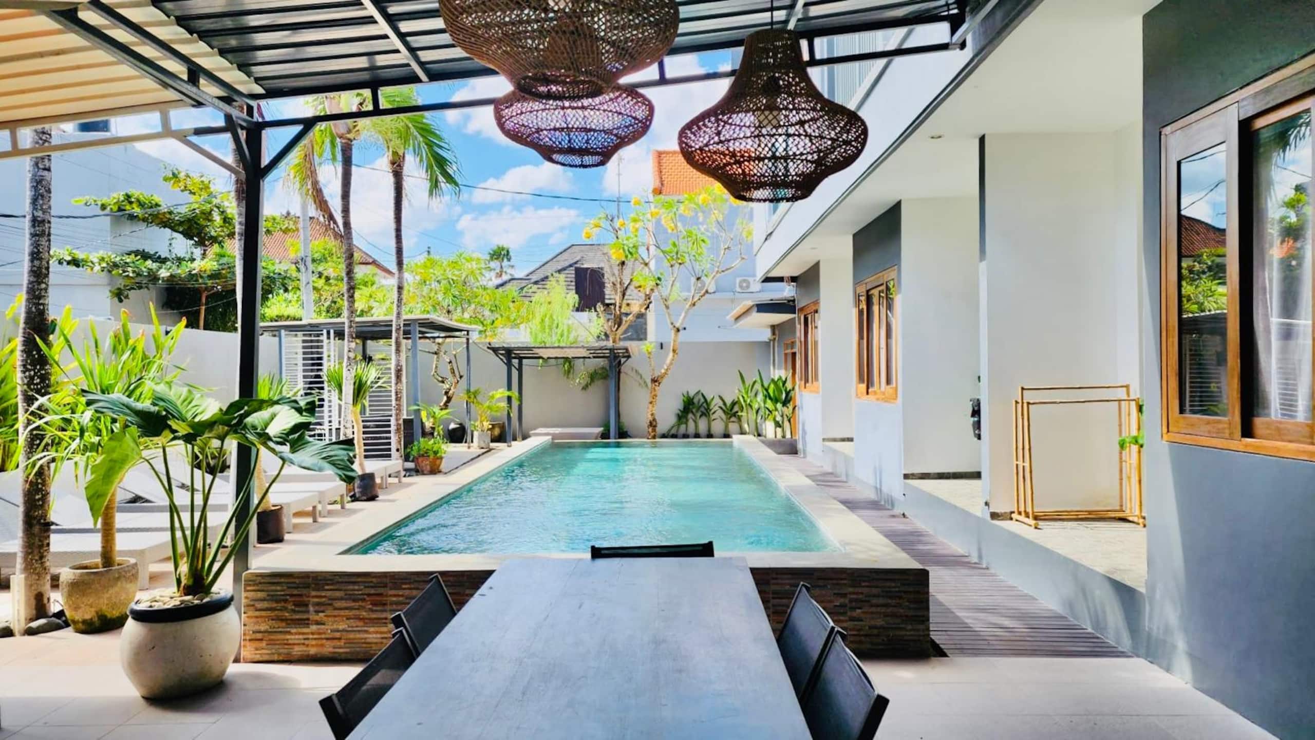 Suite 6-1 BR w' Balcony in Canggu