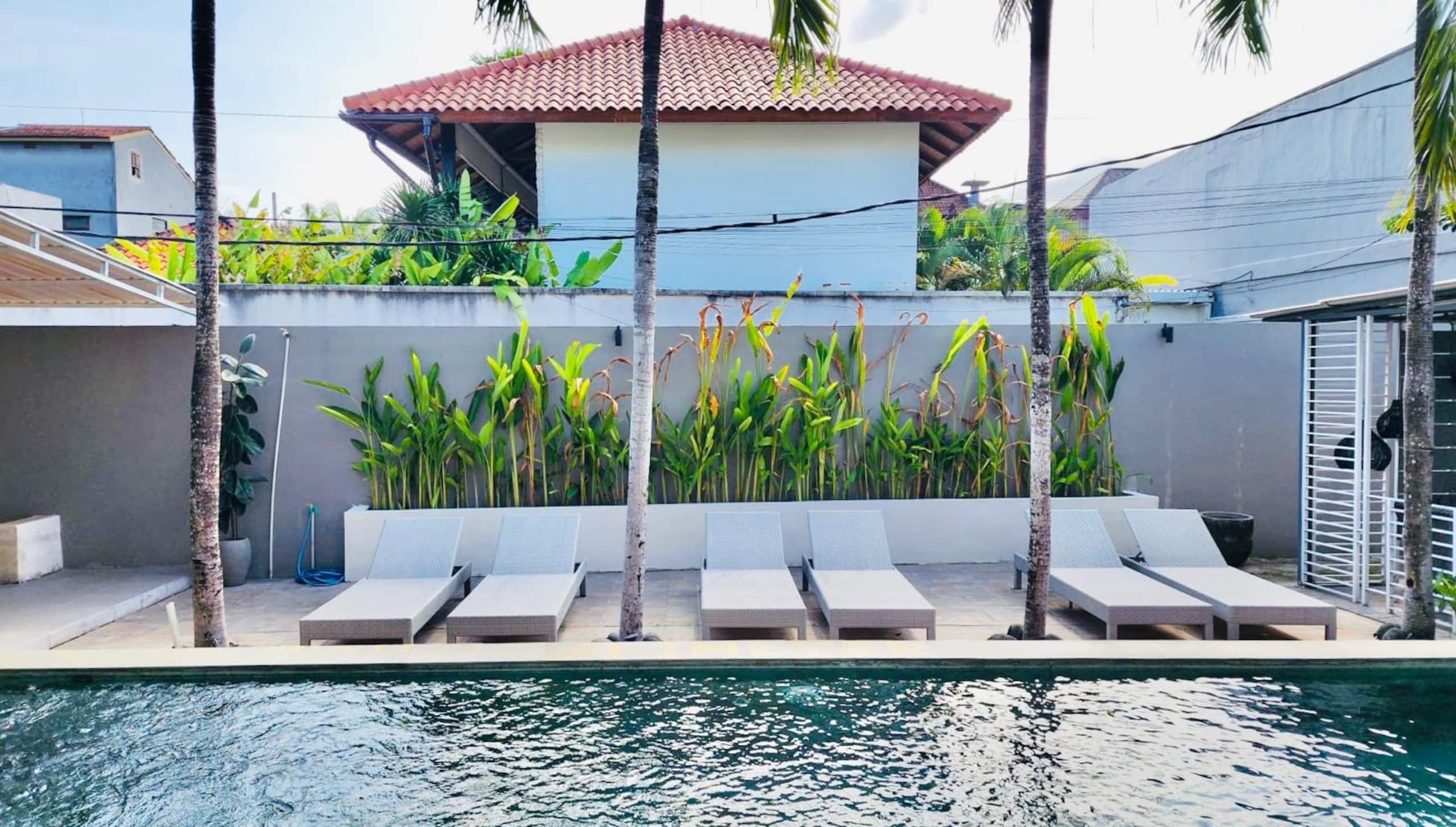 Suite 6-1 BR w' Balcony in Canggu 6
