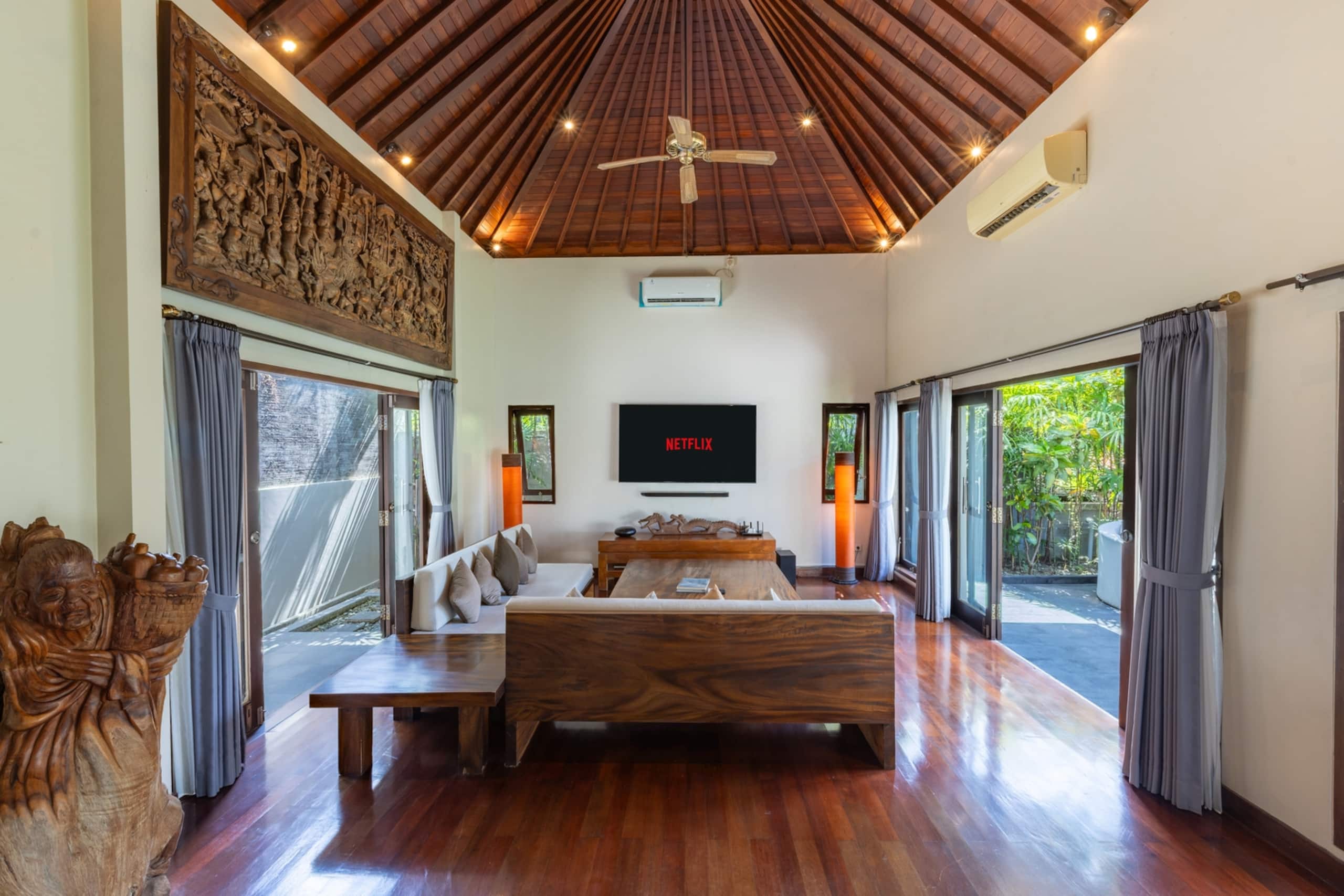 Sanga - 3BR Villa with Pool & Rooftop, Canggu — photo 3