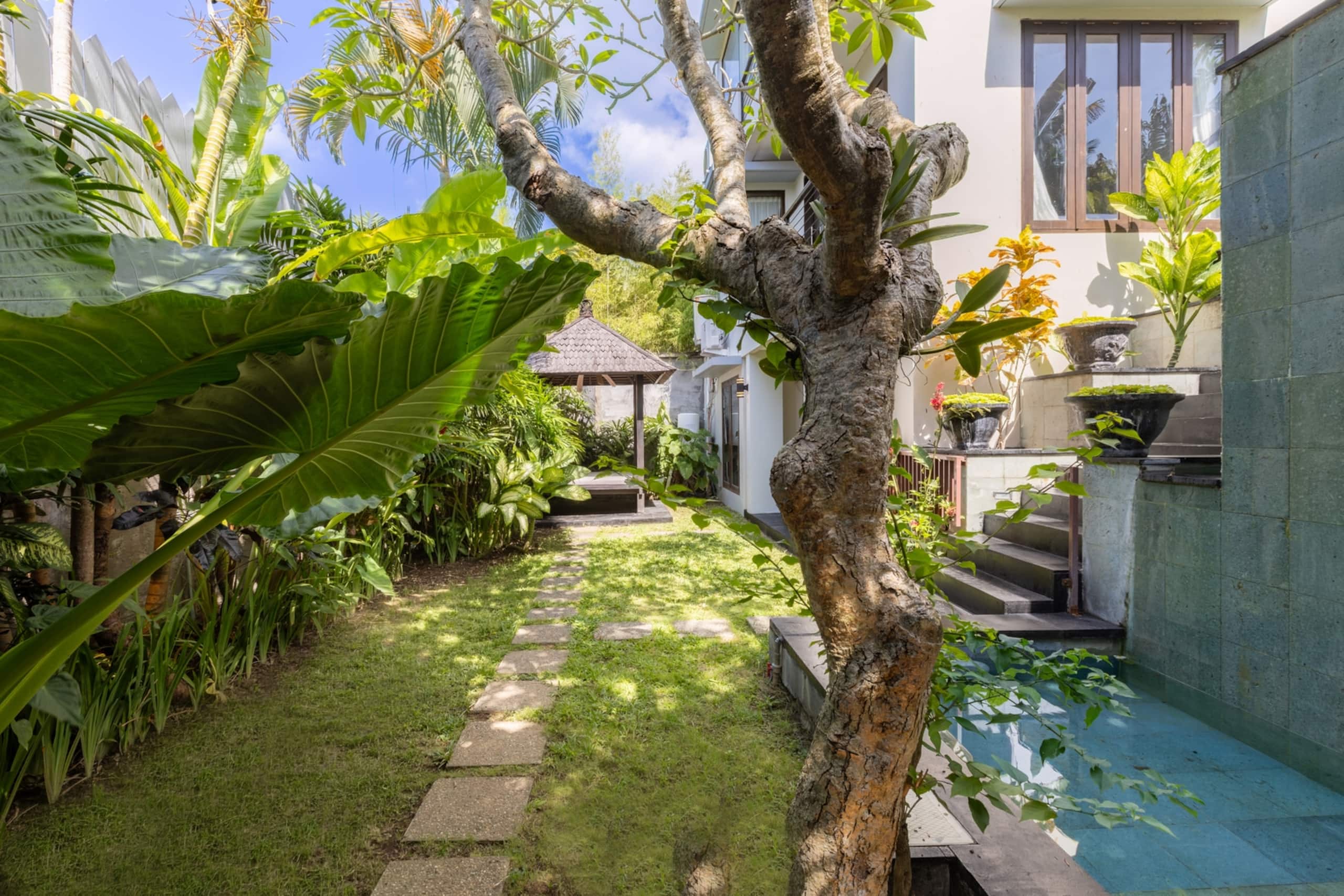 Sanga - 3BR Villa with Pool & Rooftop, Canggu — photo 4