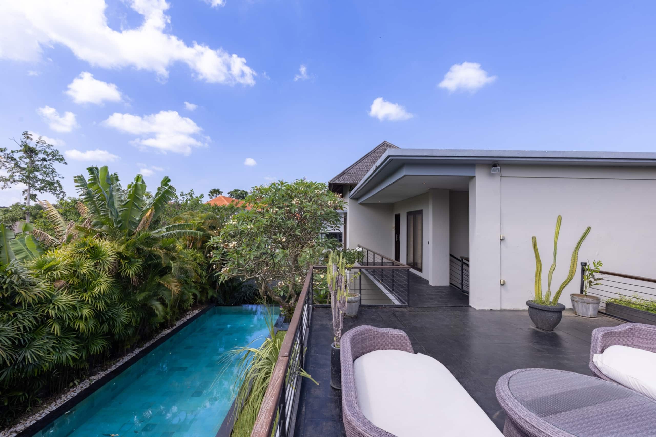 Sanga - 3BR Villa with Pool & Rooftop, Canggu — photo 5