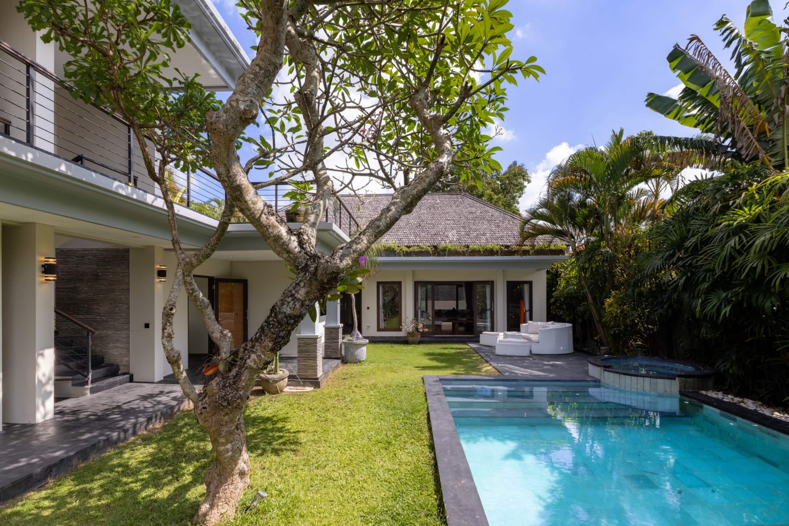 Sanga - 3BR Villa with Pool & Rooftop, Canggu 7
