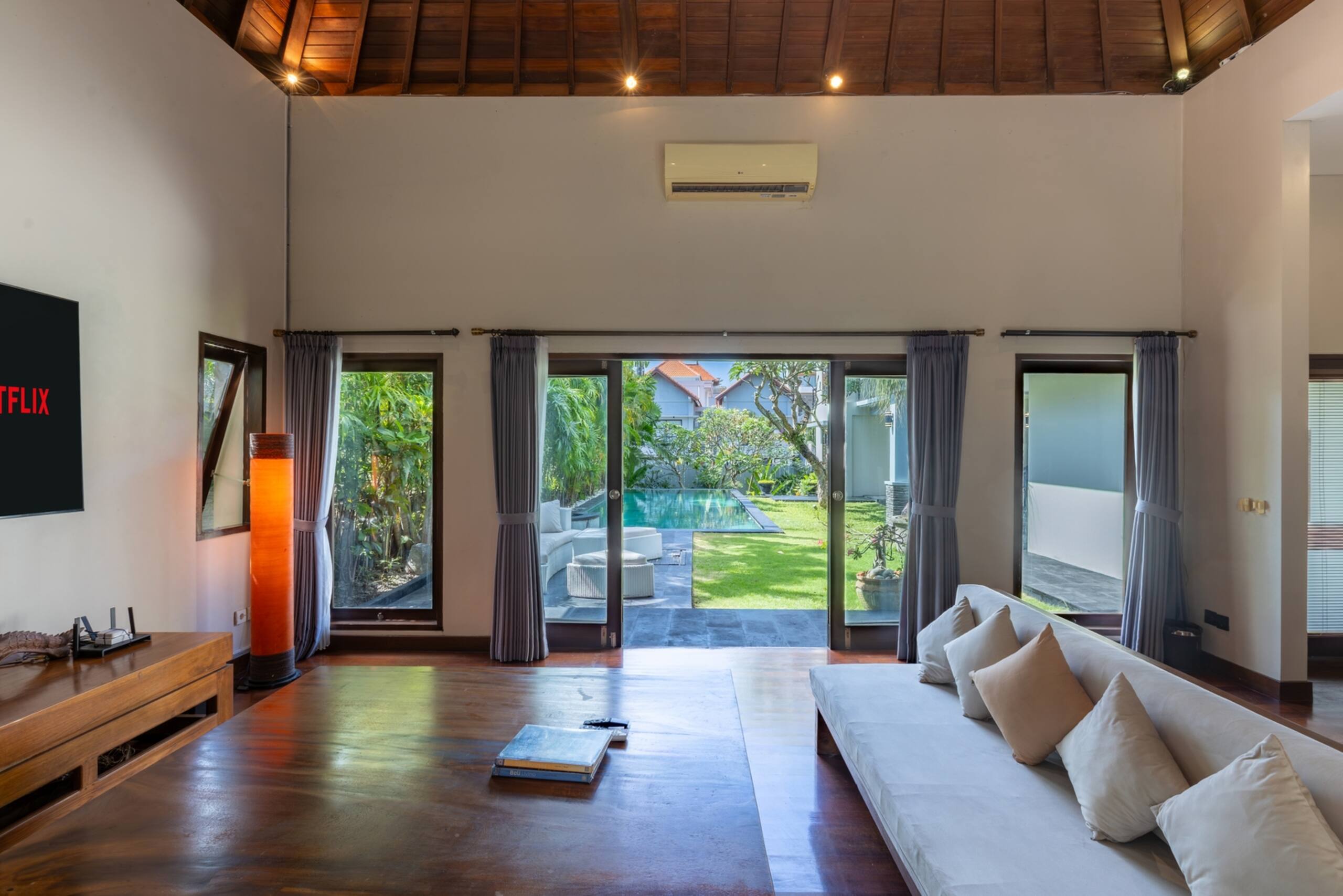 Sanga - 3BR Villa with Pool & Rooftop, Canggu 11