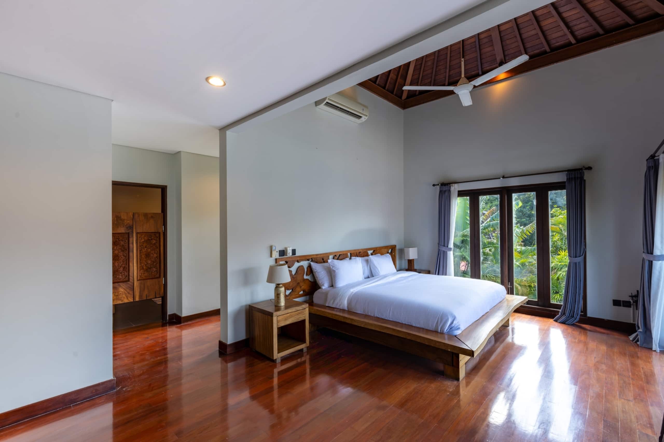 Sanga - 3BR Villa with Pool & Rooftop, Canggu 15