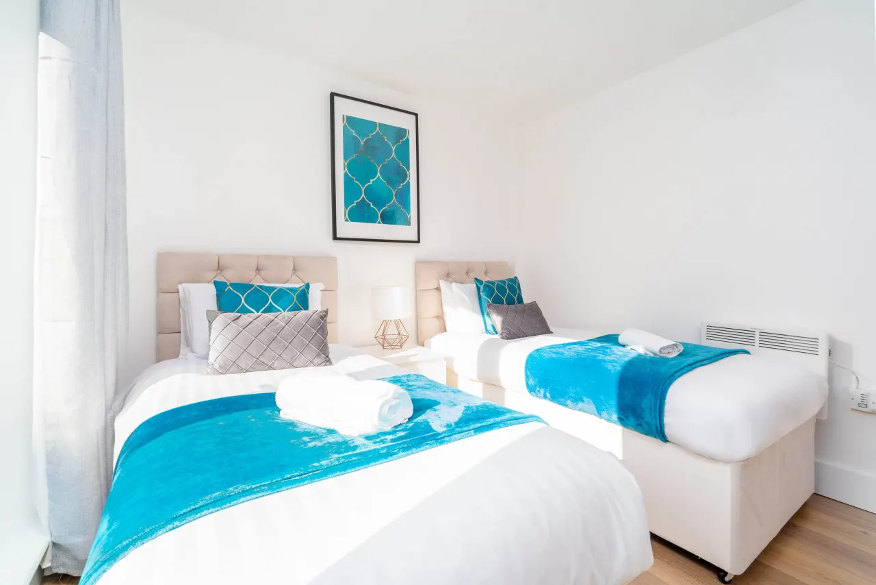 Stylish 2 Bedroom Apartment - City Centre - Netflix 11