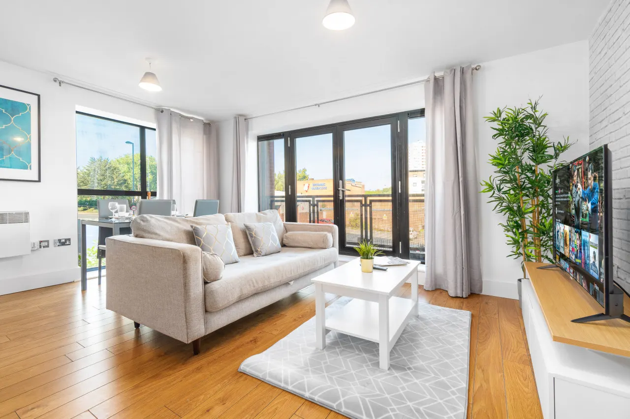 Stylish 2 Bedroom Apartment - City Centre - Netflix 15