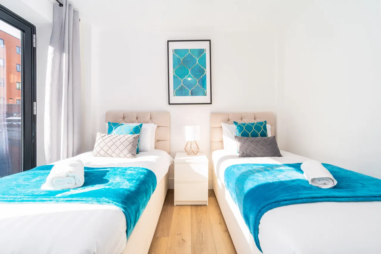 Stylish 2 Bedroom Apartment - City Centre - Netflix 7