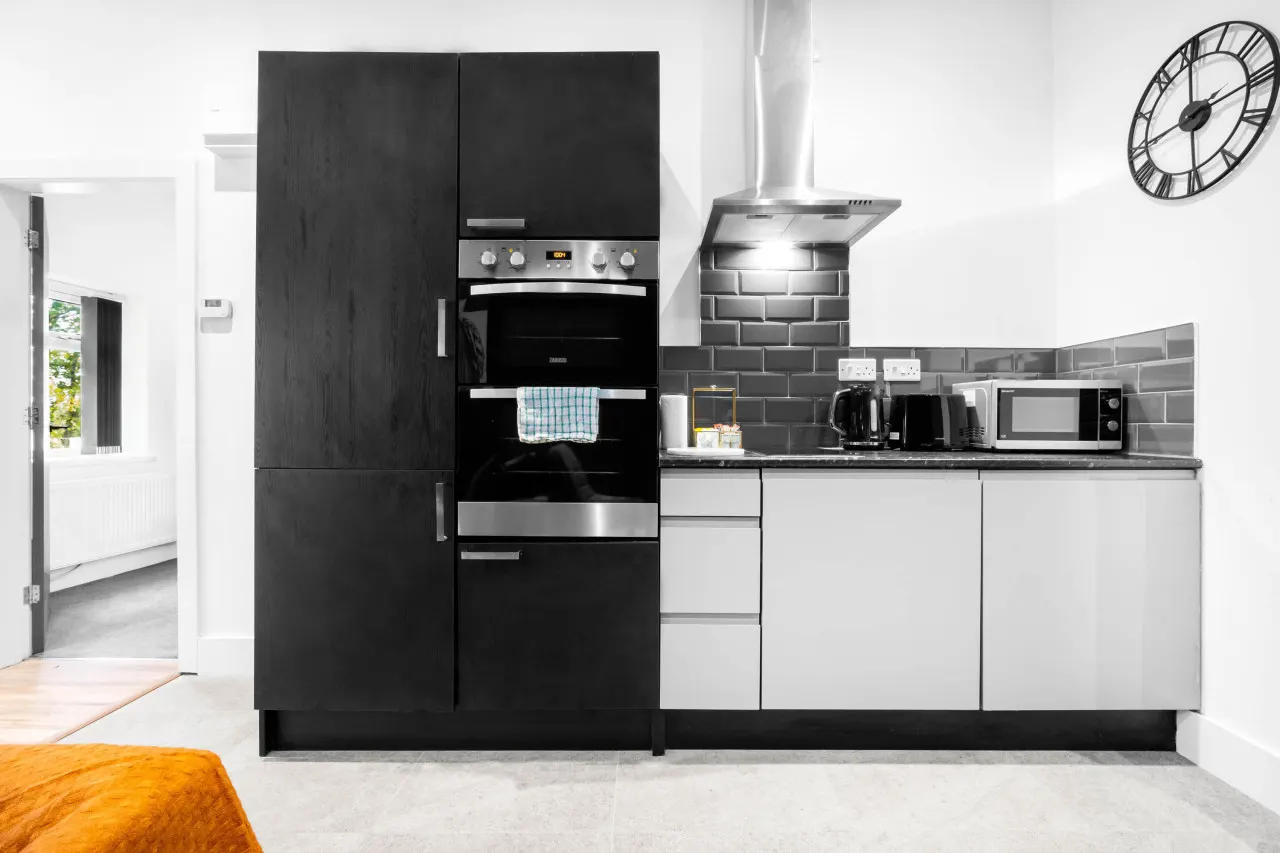Stylish Apartment - Fast WiFi - Rowley Regis 6