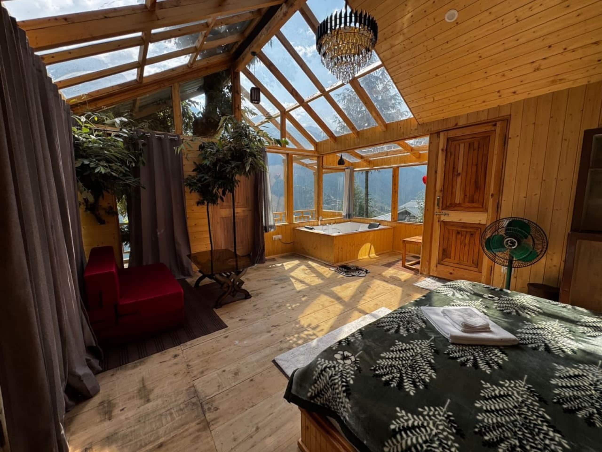 Pinnacle tree house
