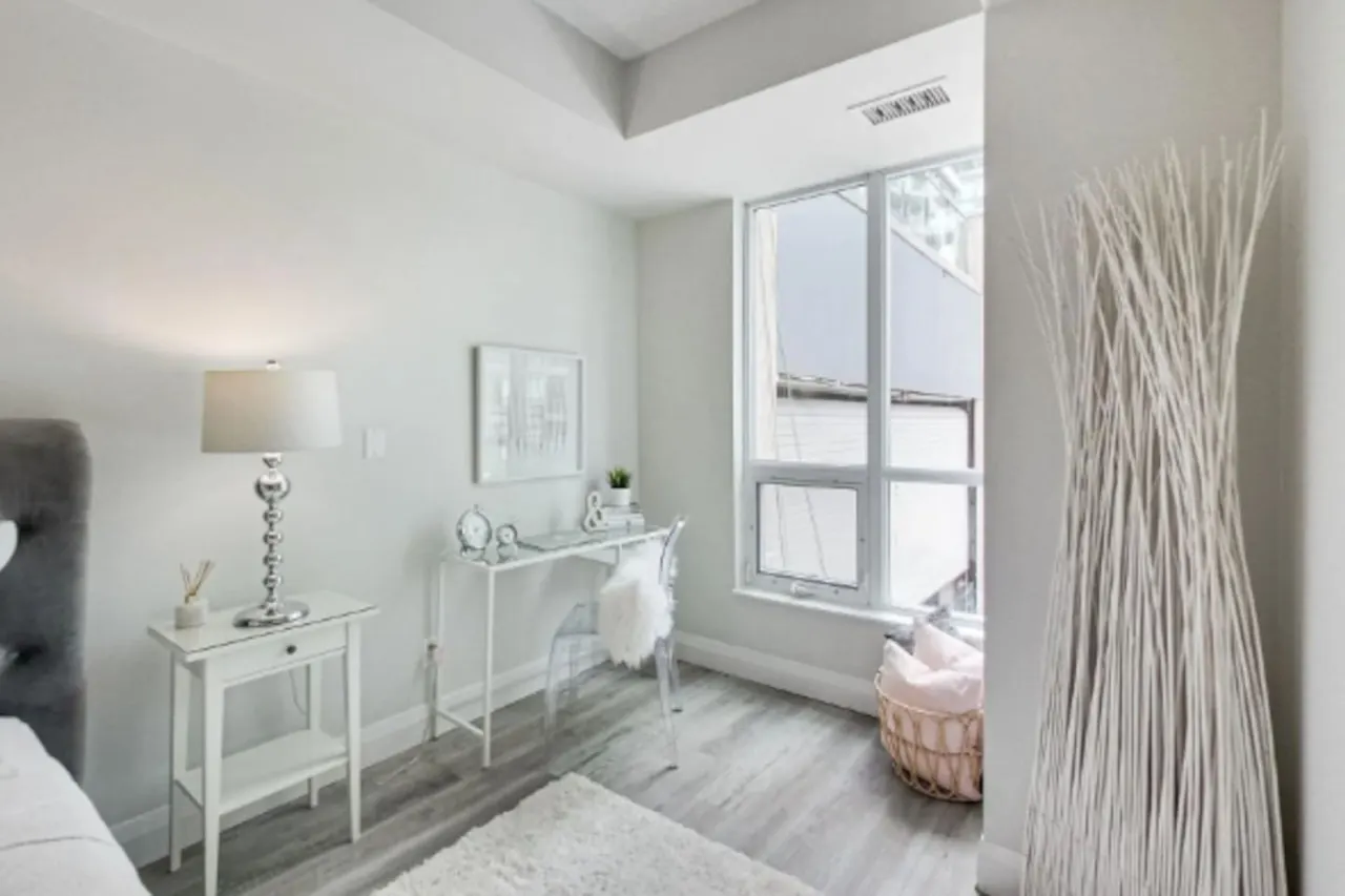 Stylish 1BR Nicely Decorated Near Waterfront 6