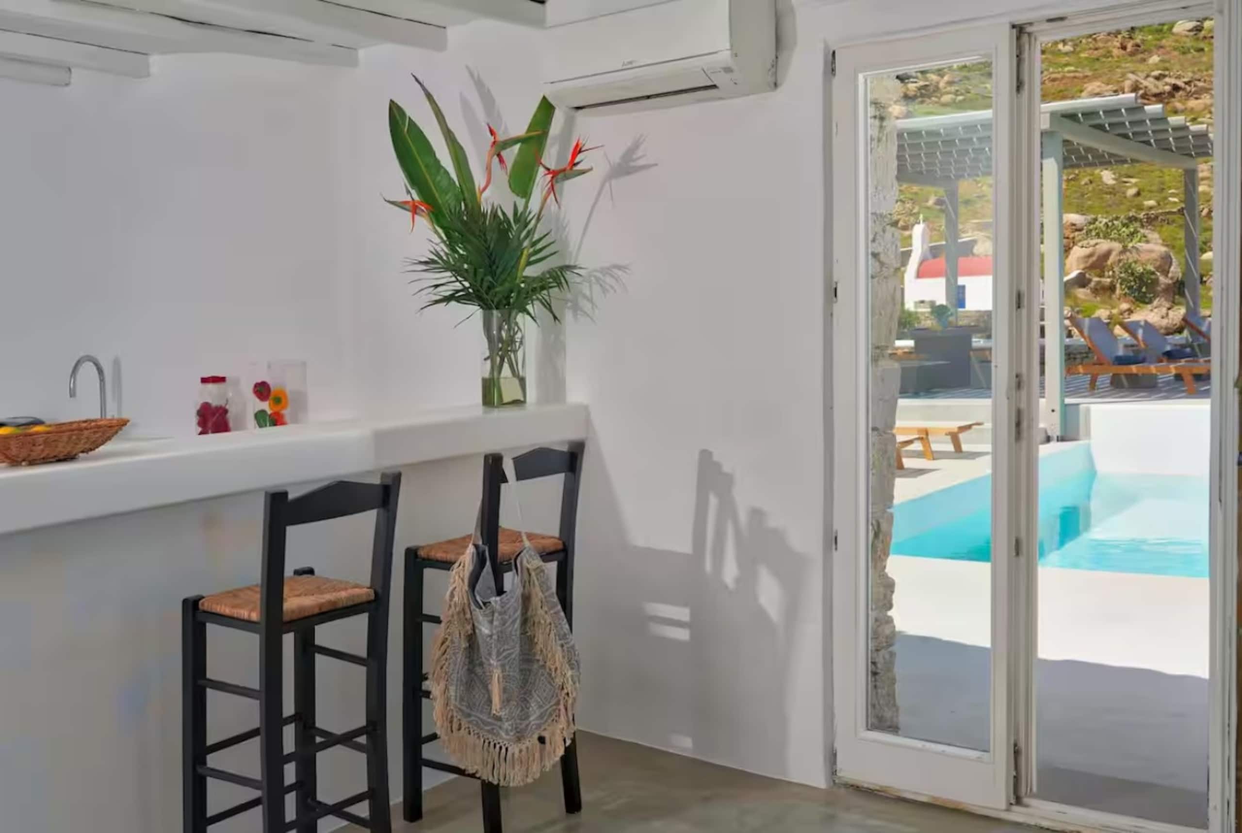 Mary Jayne Room-Pool, Views, Memories at Paradise. 13