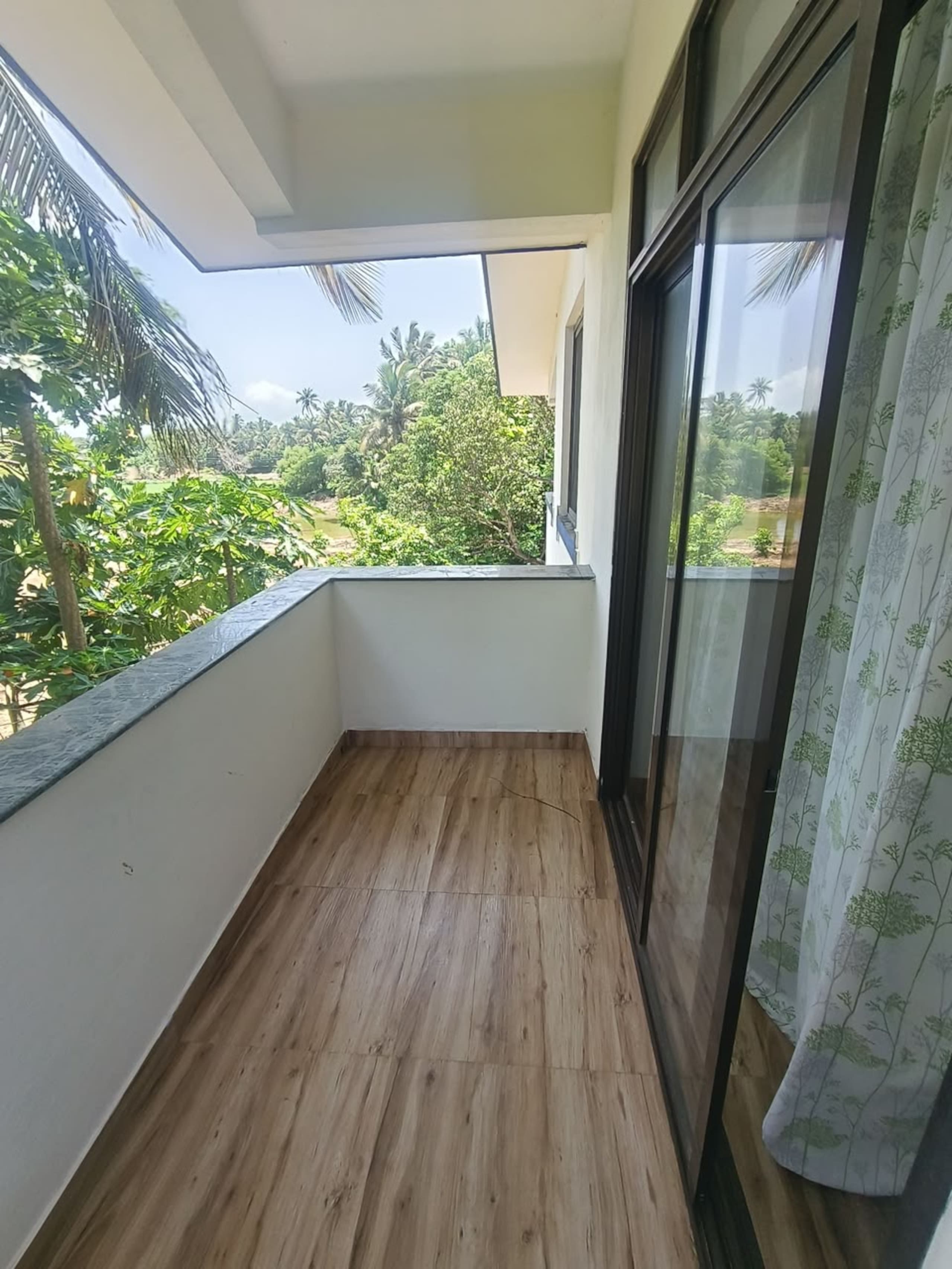 Pari’s greenery home 4