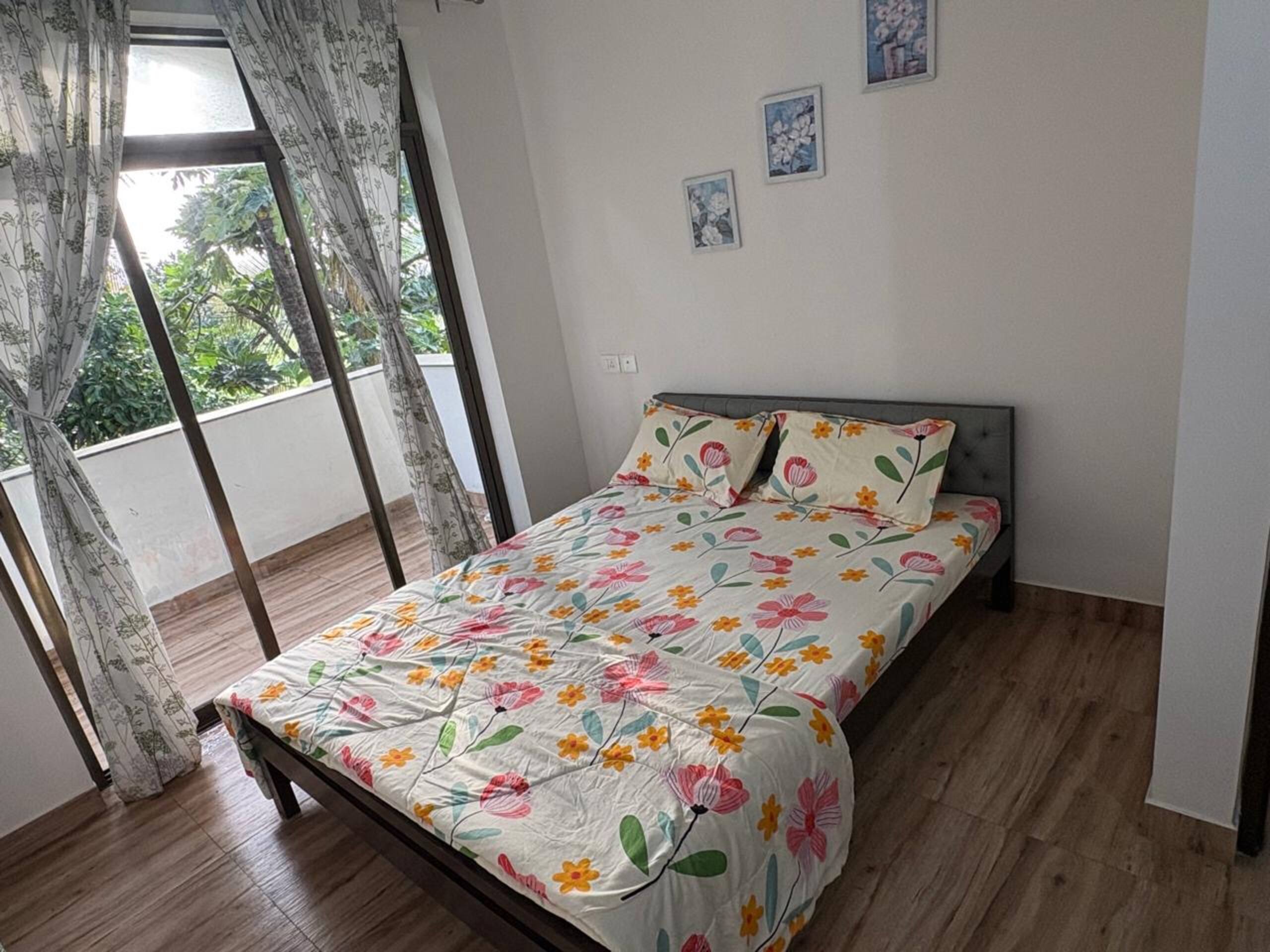 Pari’s greenery home 16