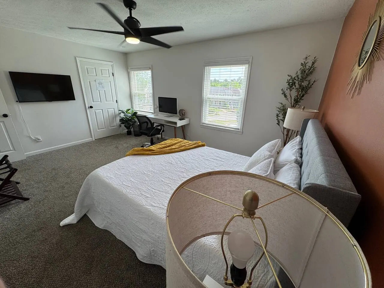 Azalea: 2 primary bedrooms w/ bathrooms 11