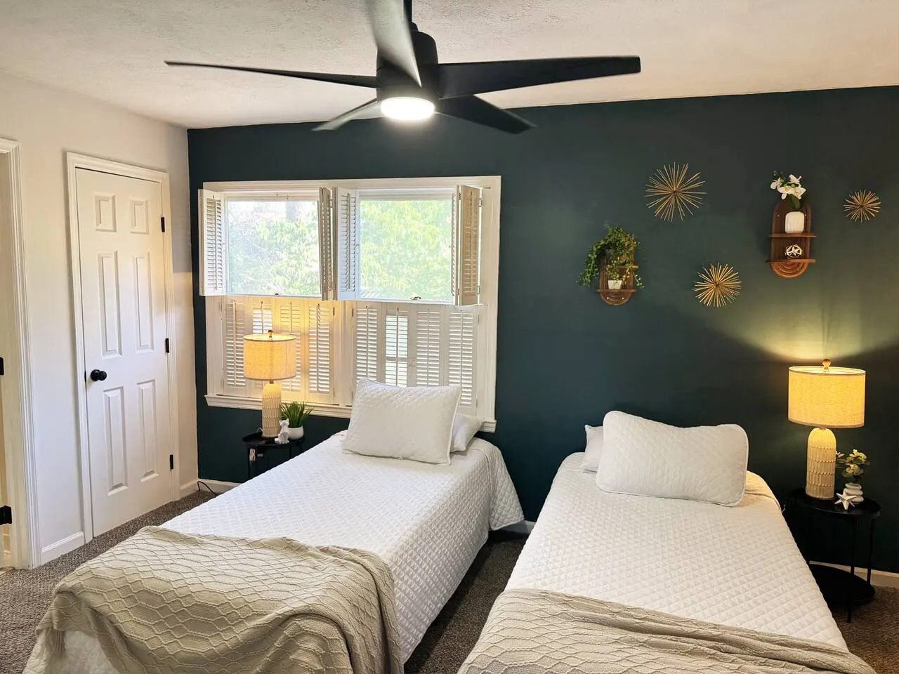 Azalea: 2 primary bedrooms w/ bathrooms 14