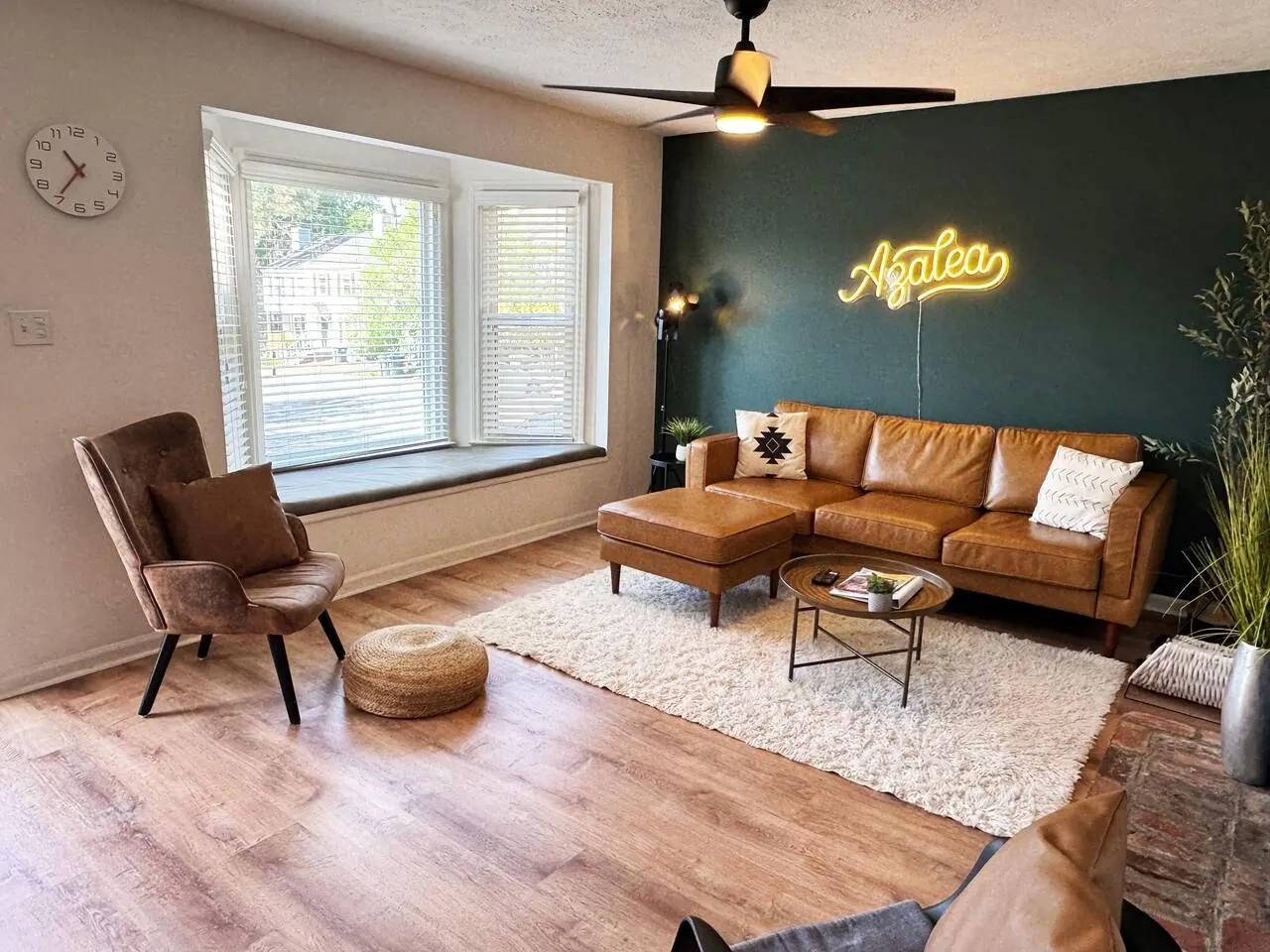 Azalea: 2 primary bedrooms w/ bathrooms 16