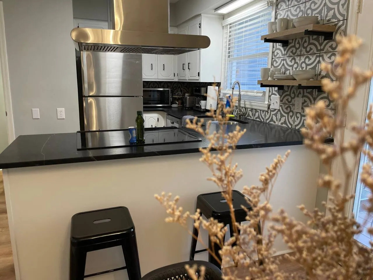 Azalea: 2 primary bedrooms w/ bathrooms 6