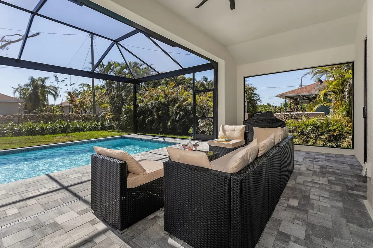 Tranquil Escape*Modern Pool Home — photo 2