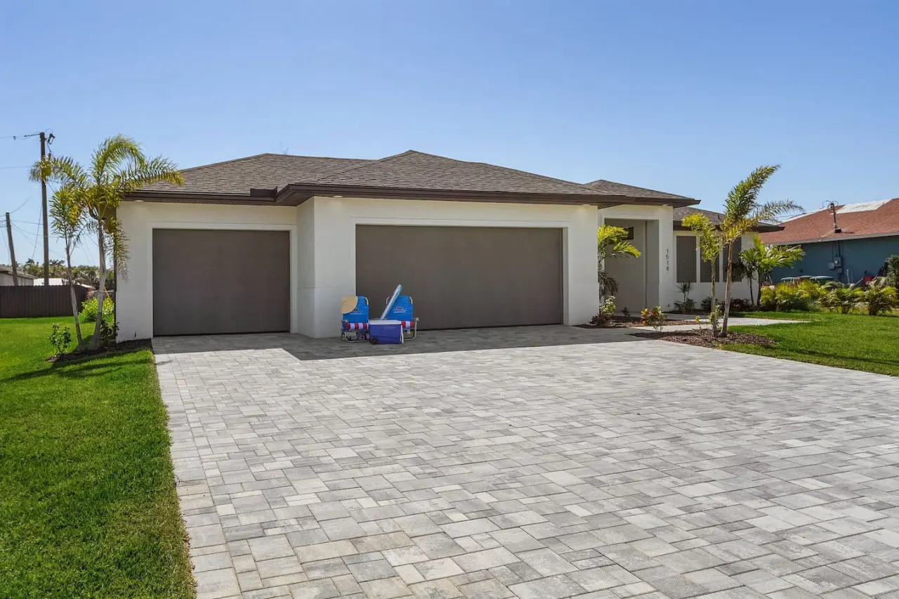Tranquil Escape*Modern Pool Home 14
