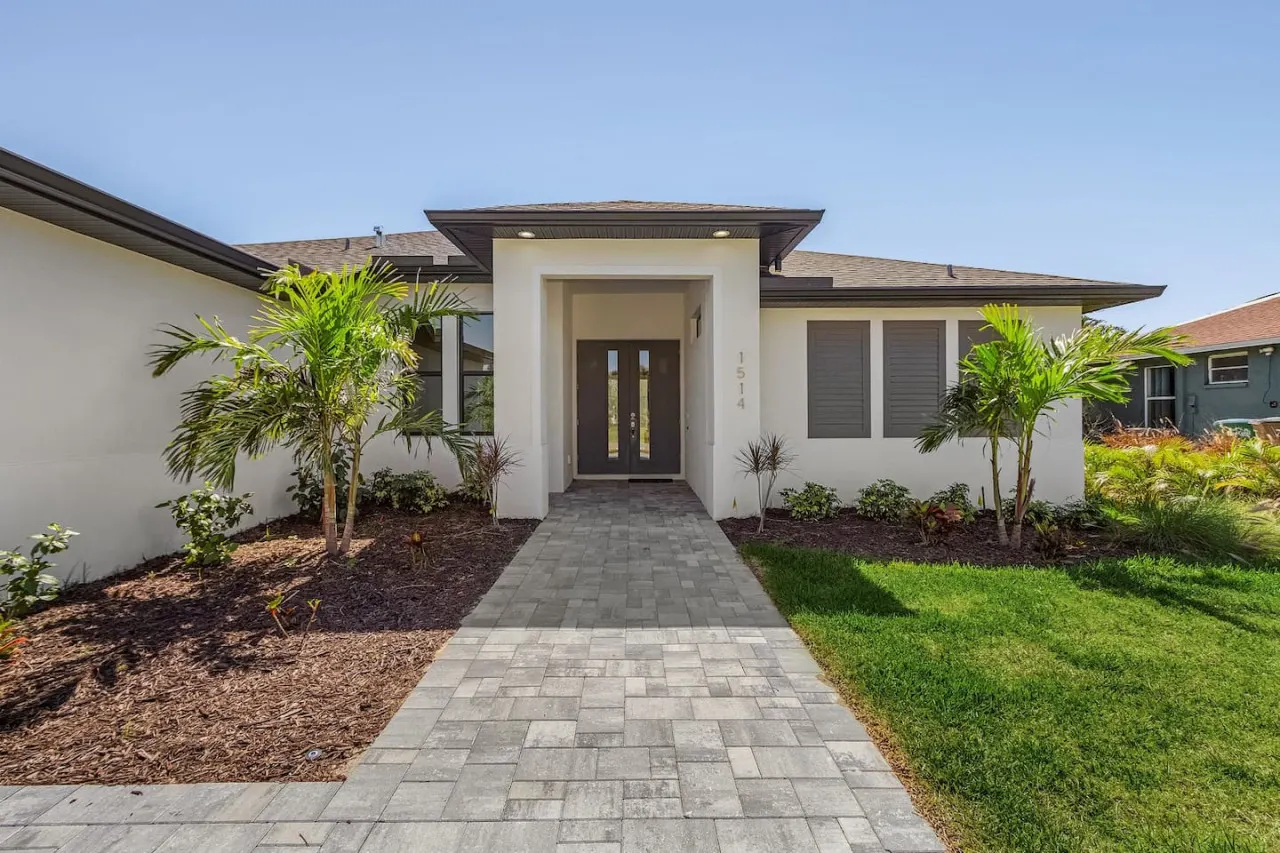 Tranquil Escape*Modern Pool Home 15