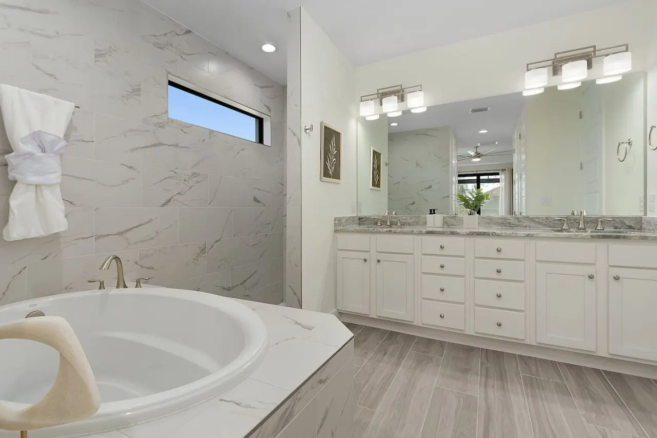 Tranquil Escape*Modern Pool Home — photo 3