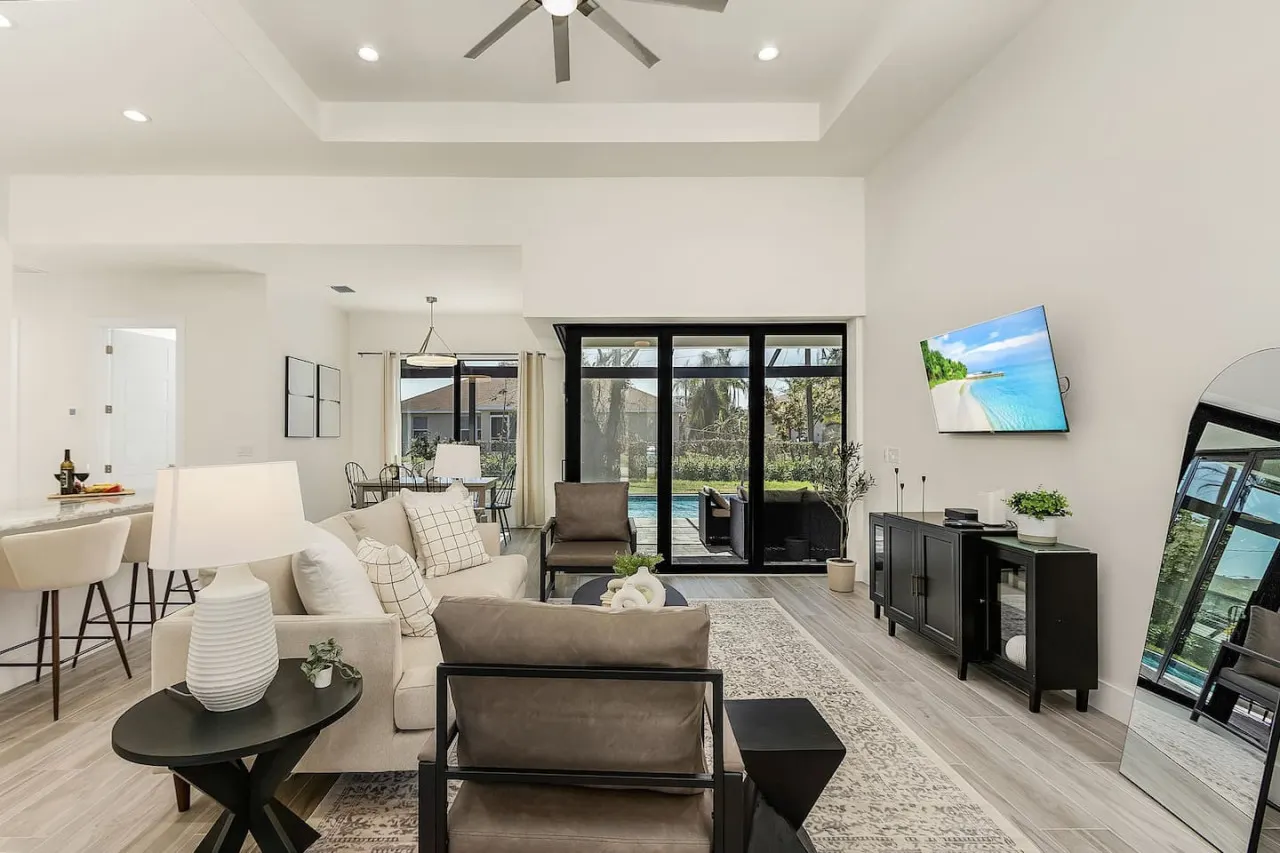 Tranquil Escape*Modern Pool Home 6