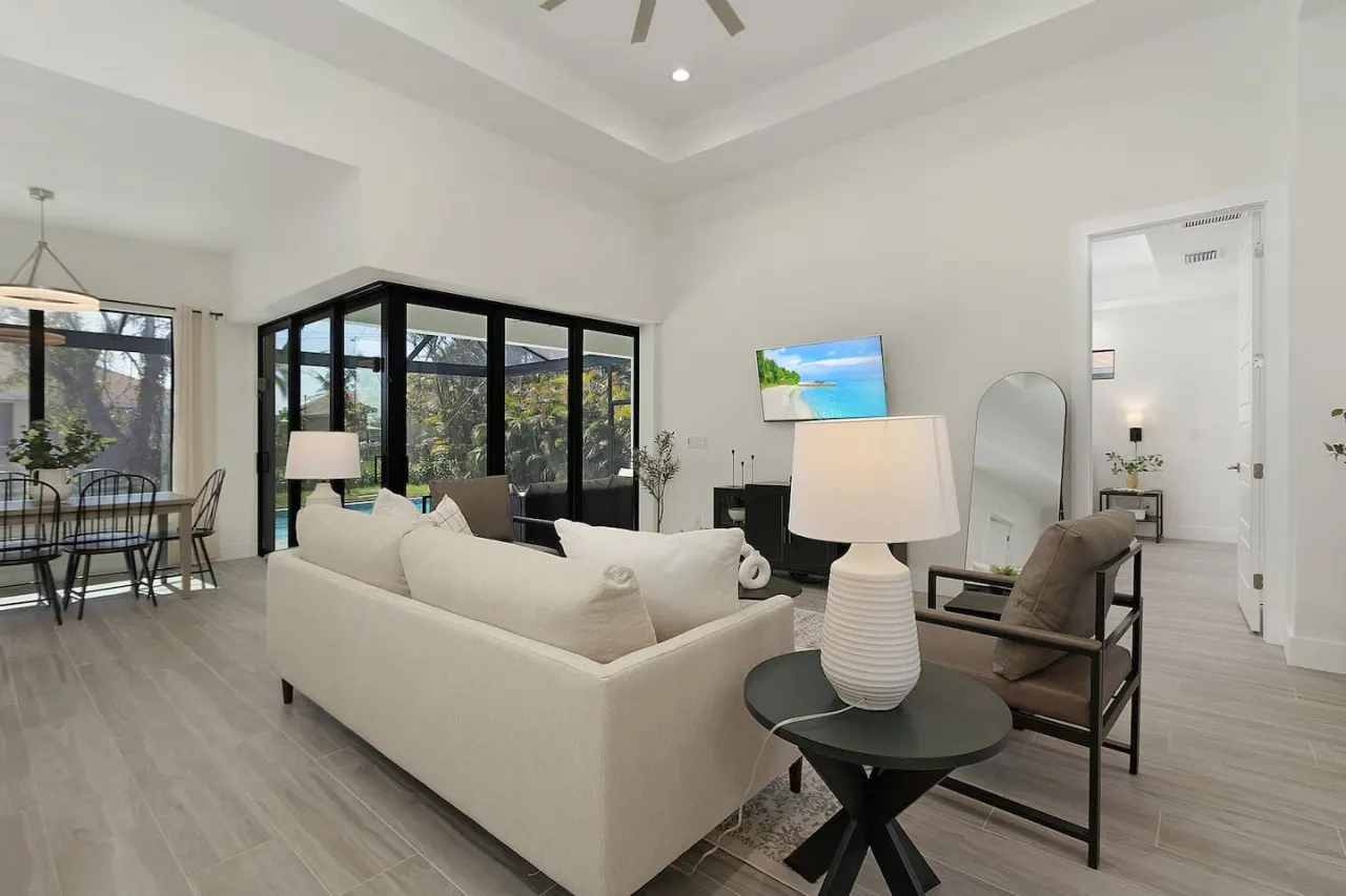 Tranquil Escape*Modern Pool Home 7