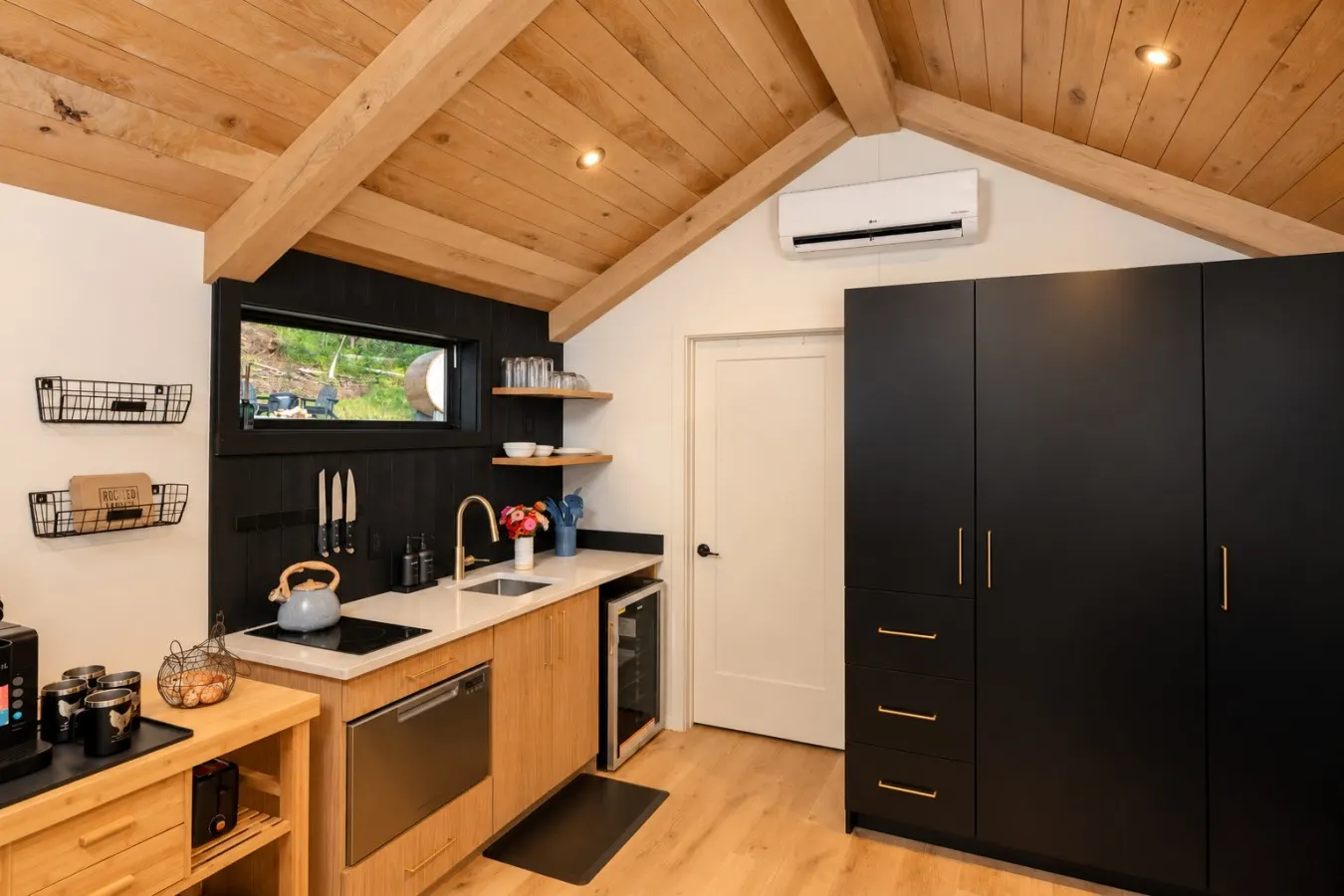 Luxury Mountain Cabin 5: Sauna, River, Chickens 9