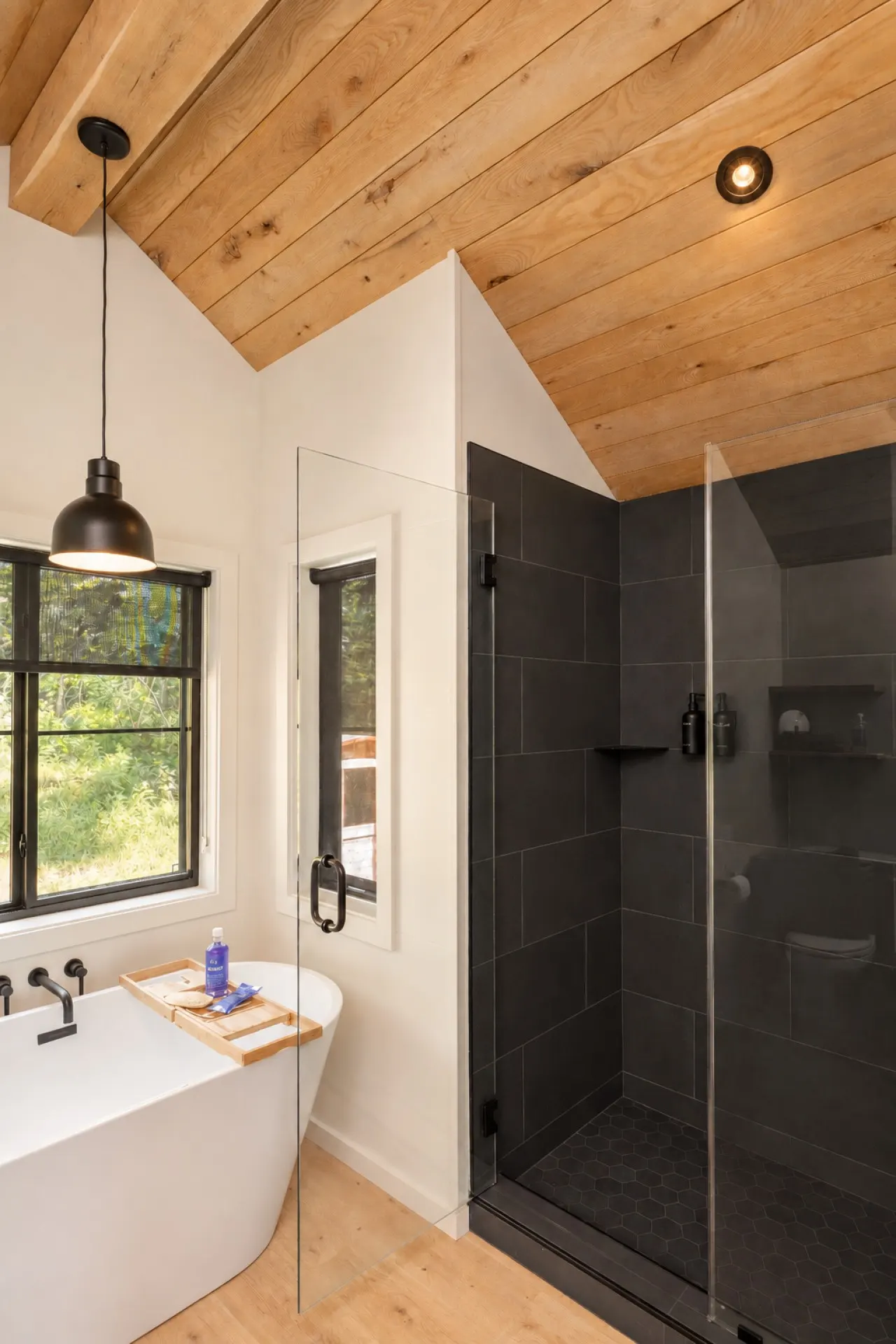 Luxury Mountain Cabin 5: Sauna, River, Chickens 17