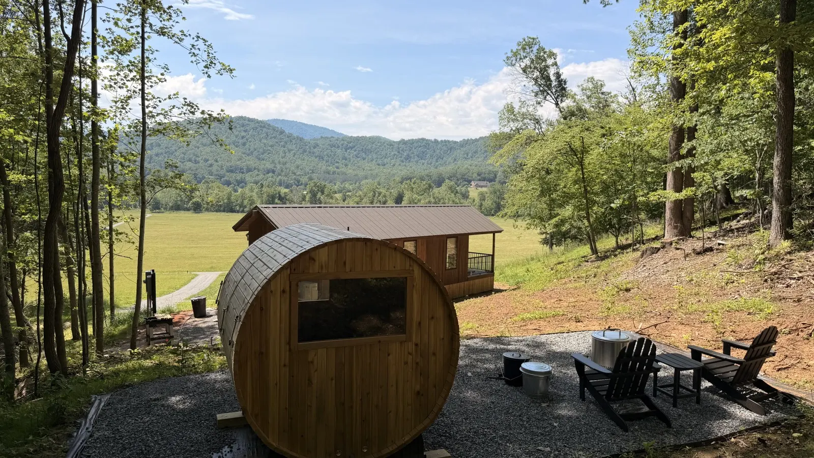 Luxury Mountain Cabin 5: Sauna, River, Chickens 4