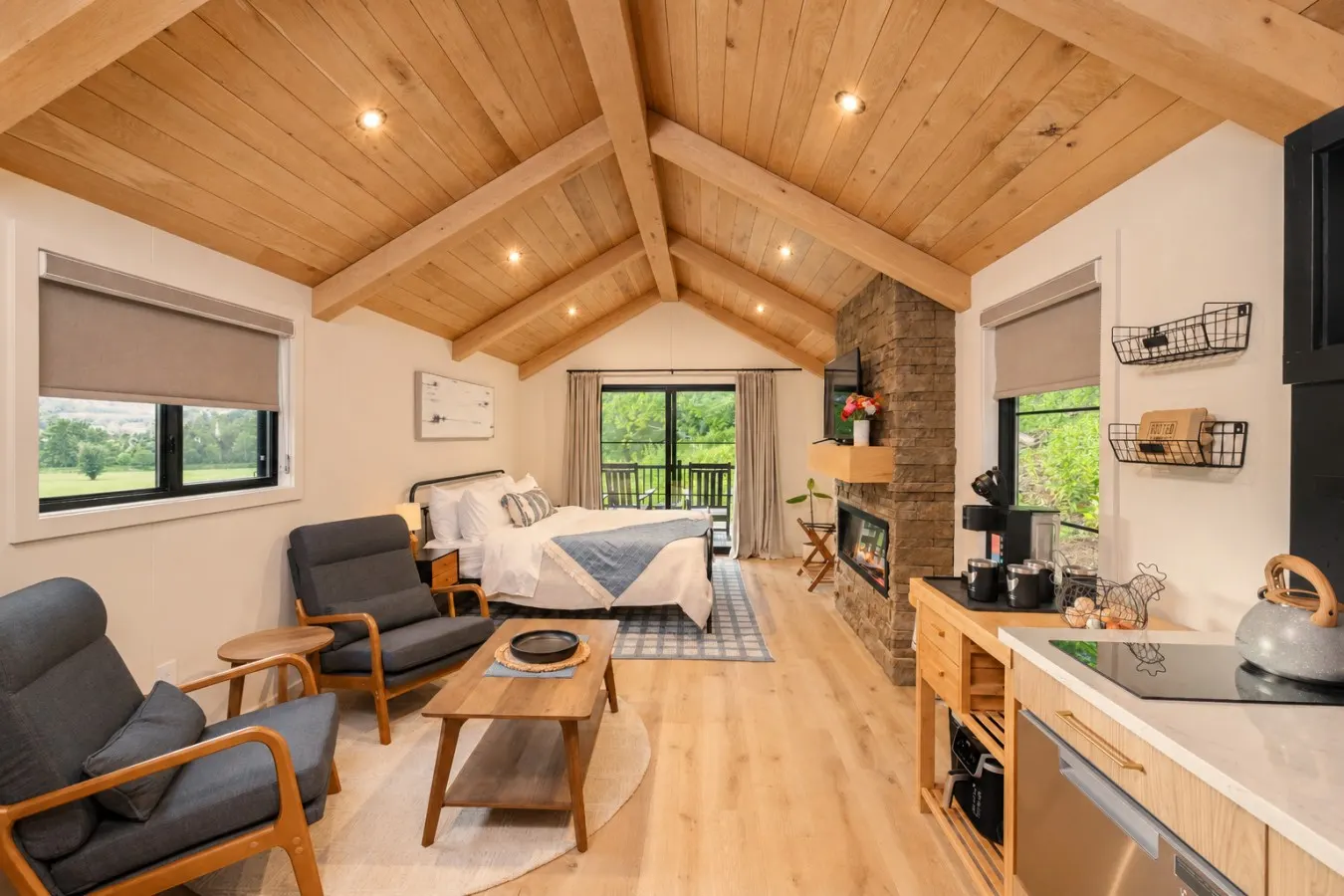 Luxury Mountain Cabin 5: Sauna, River, Chickens 8