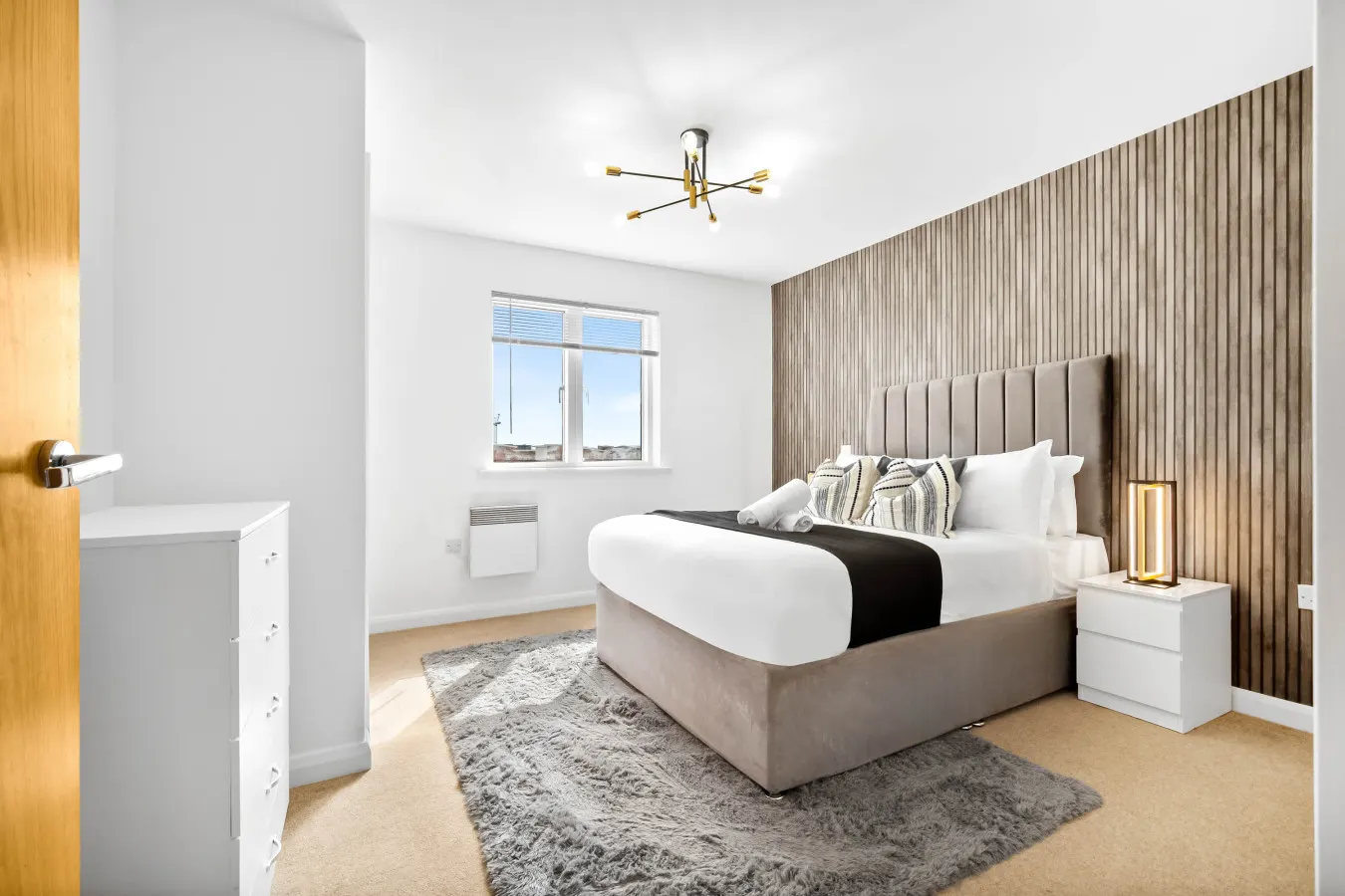 Stylish Two Bedroom Apartment - City Centre - Parking 2