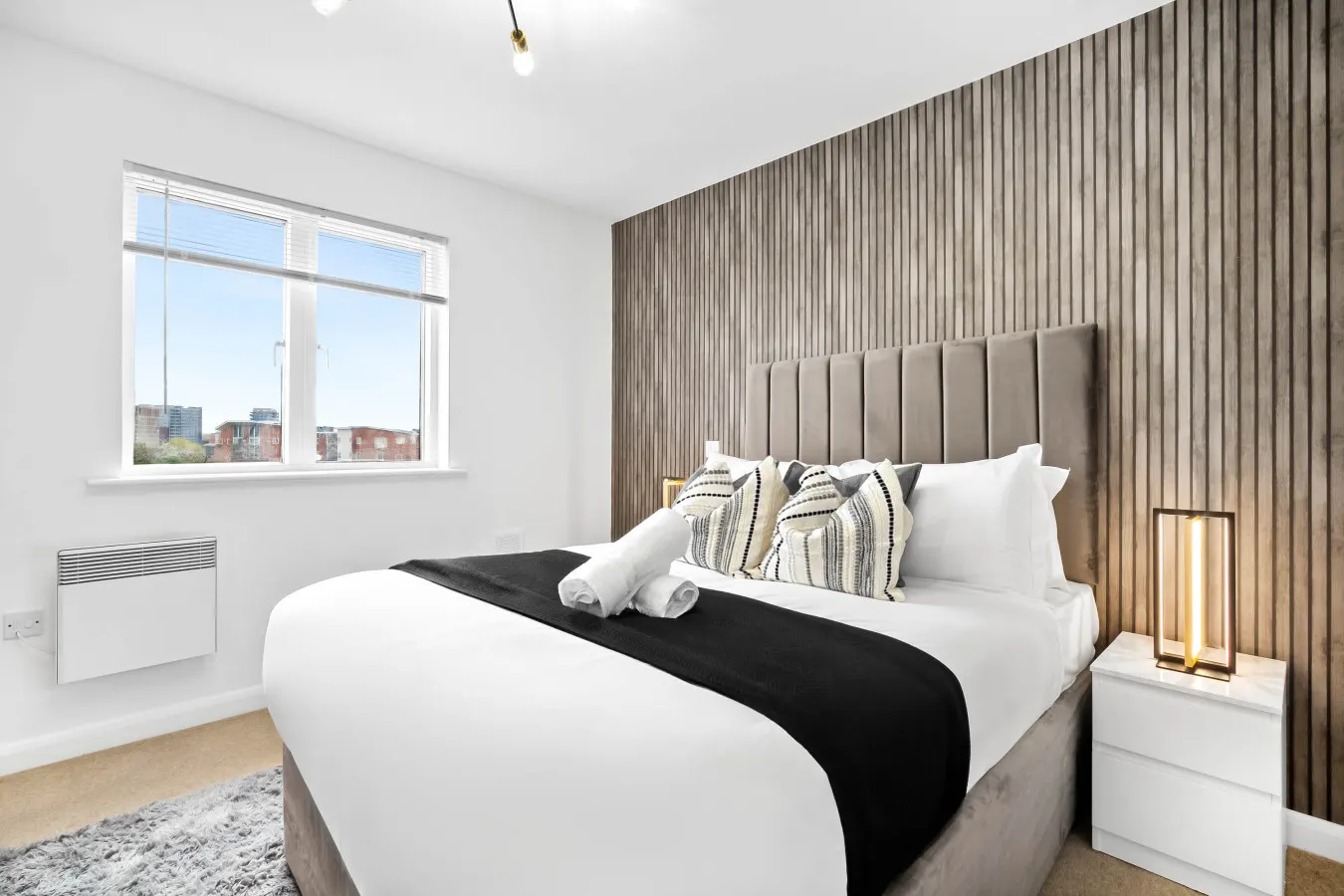 Stylish Two Bedroom Apartment - City Centre - Parking 20