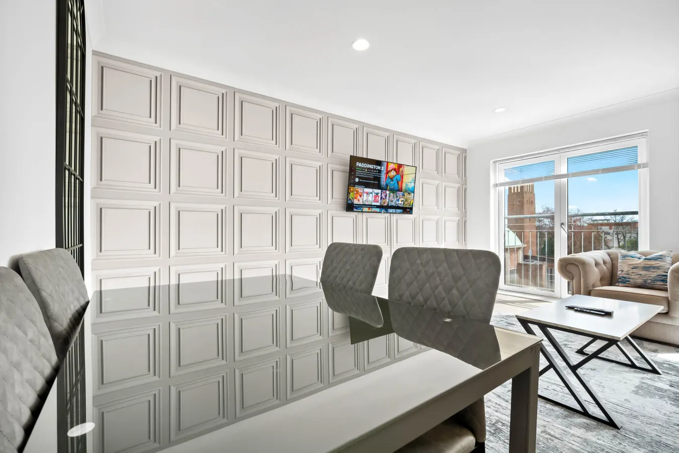 Stylish Two Bedroom Apartment - City Centre - Parking 5