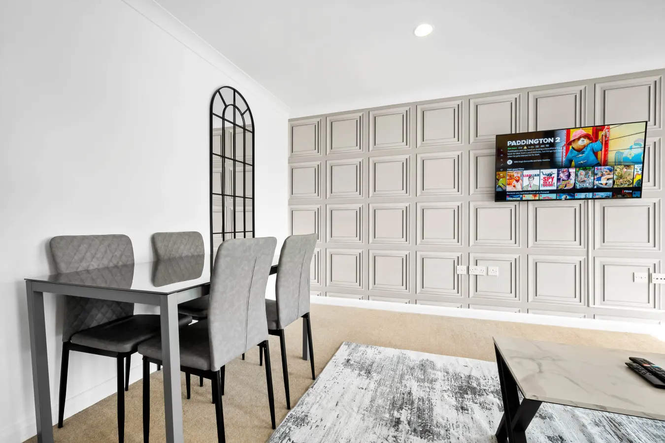 Stylish Two Bedroom Apartment - City Centre - Parking 6
