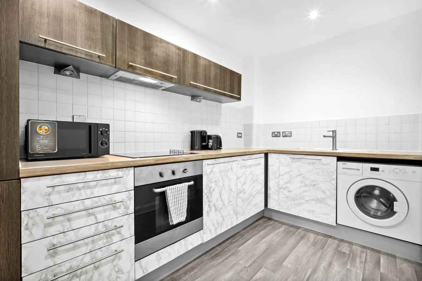 Stylish Two Bedroom Apartment - City Centre - Parking 8