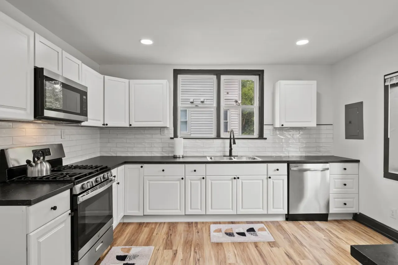 Luxurious Briarwood Escape 3