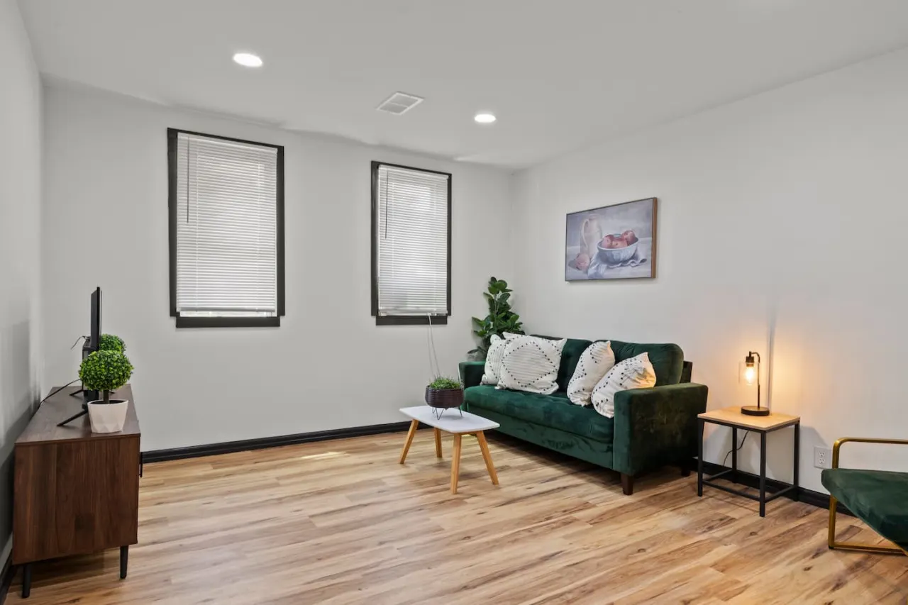 Luxurious Briarwood Escape 5
