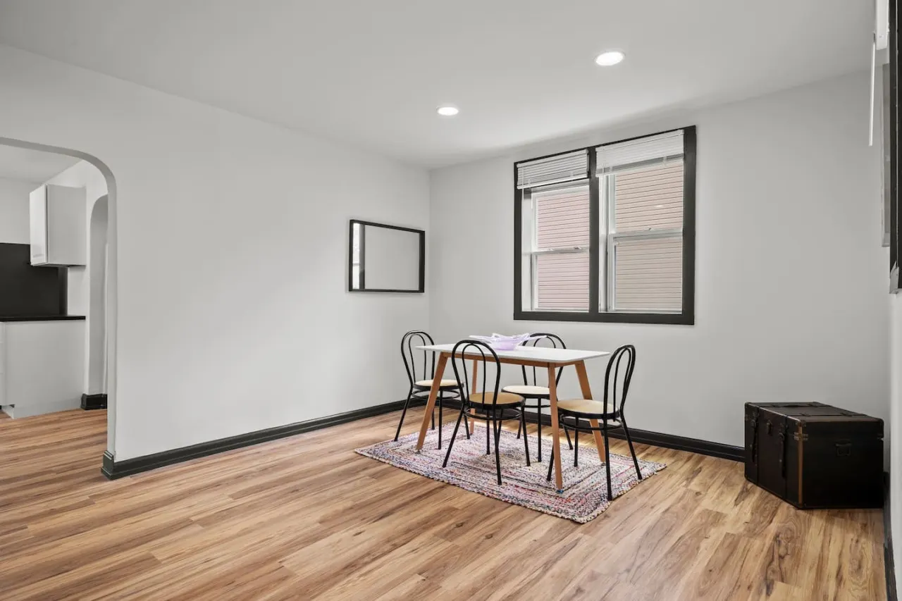 Luxurious Briarwood Escape 8